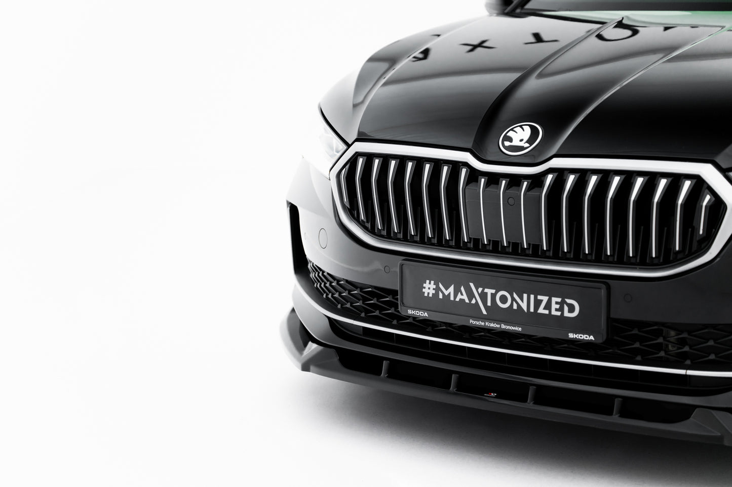Front Ansatz V.2 für Skoda Superb Mk4 schwarz Hochglanz