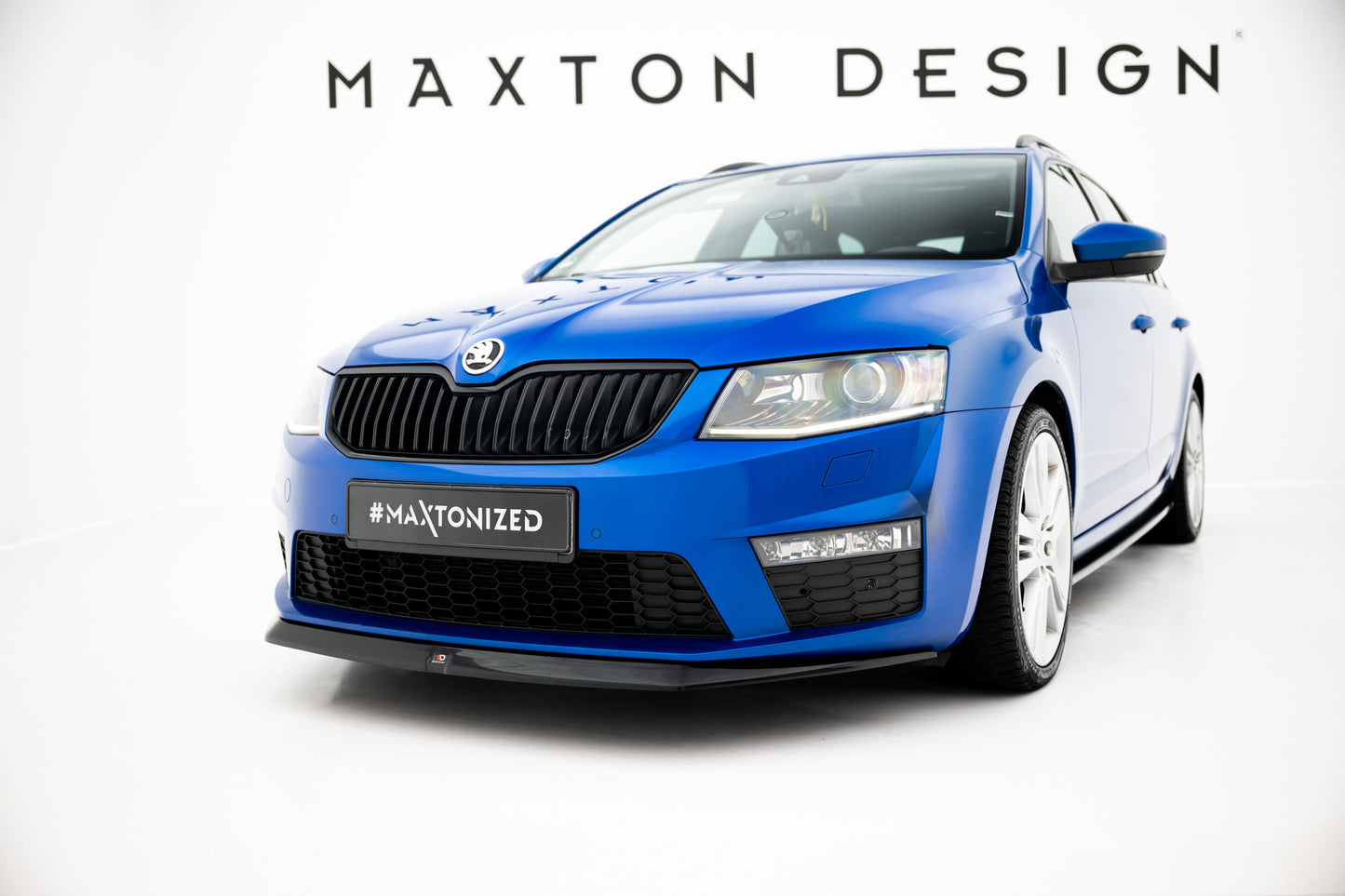 Front Ansatz V.2 für Skoda Octavia RS Mk3 schwarz Hochglanz