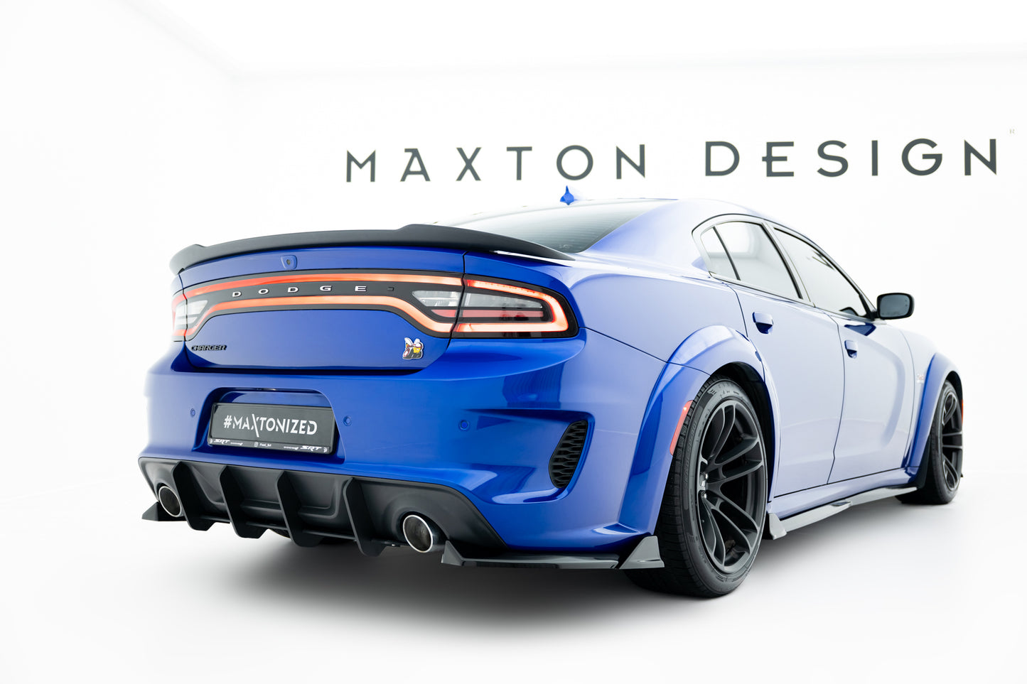 Heck Ansatz Flaps Diffusor für Dodge Charger RT Scat Pack Widebody Mk3 Facelift schwarz Hochglanz