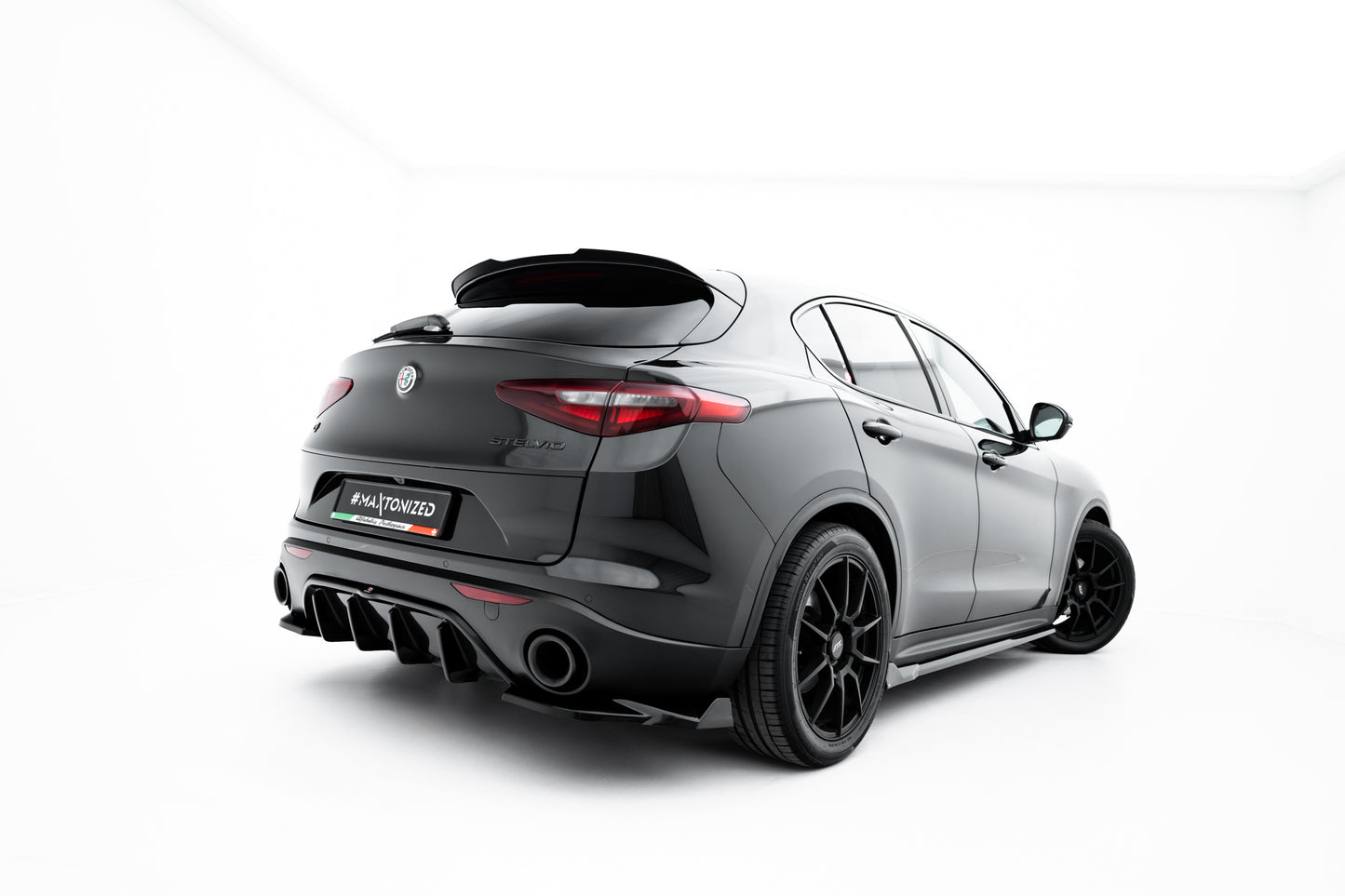 Heck Ansatz Flaps Diffusor V.2 für Alfa Romeo Stelvio Mk1 schwarz Hochglanz