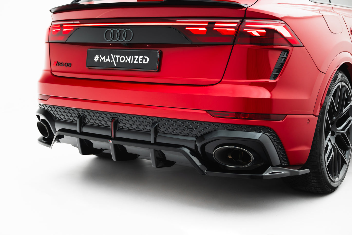 Mittlerer Cup Diffusor DTM Look Heck Ansatz für Audi RSQ8 Mk1 Facelift schwarz Hochglanz