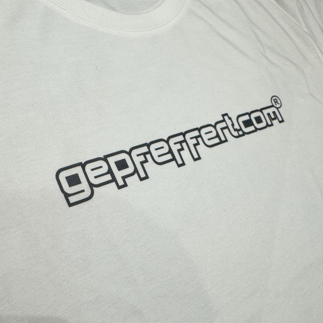 gepfeffert.com® T-Shirt - gepfeffert.com "Classic" - in versch. Farben - gepfeffert.com