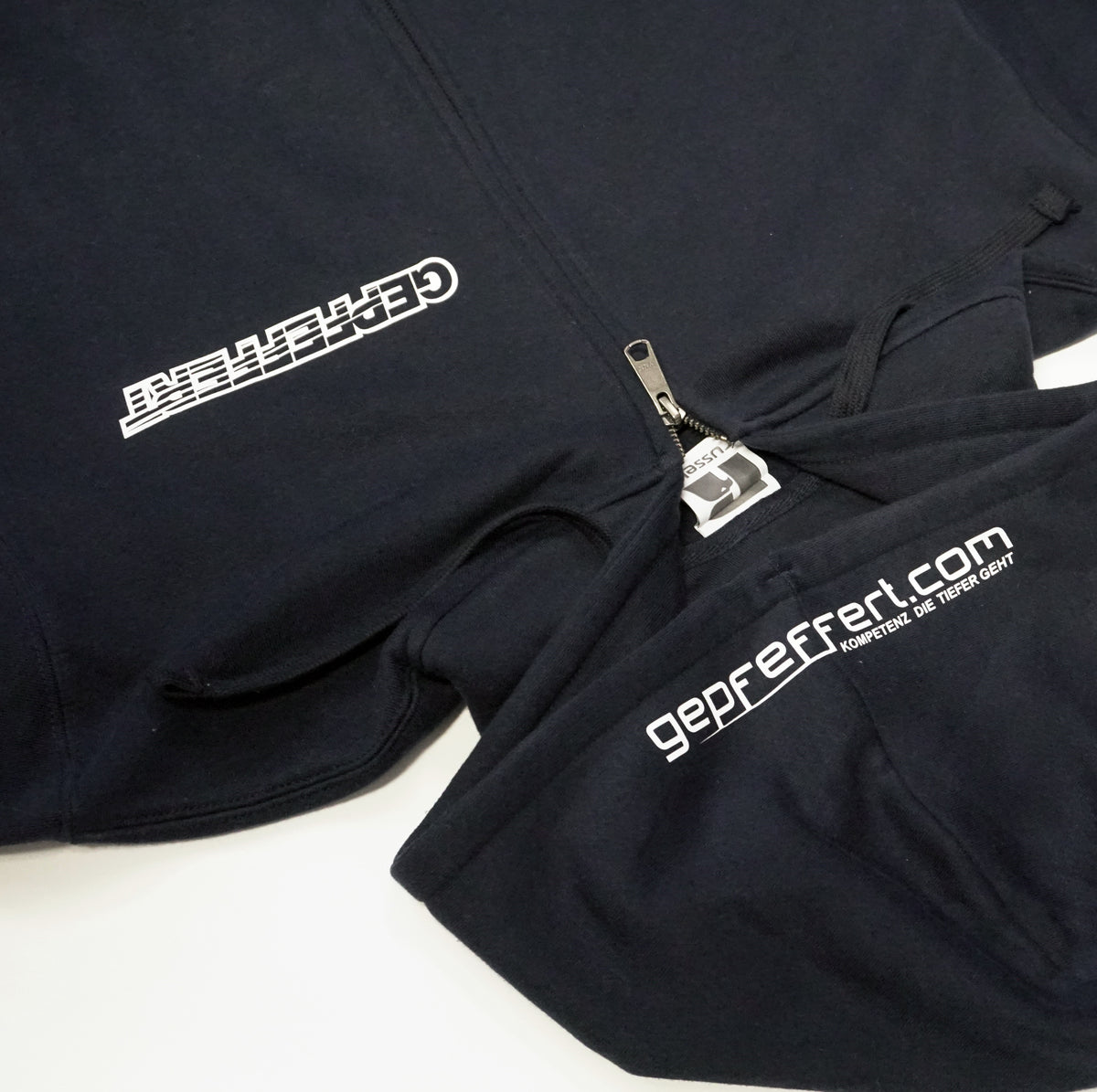 gepfeffert.com® Hoodie-Zipper GRAU/SCHWARZ/PINK/WEIß/DUNKELBLAU ohne Rückenaufdruck - gepfeffert.com