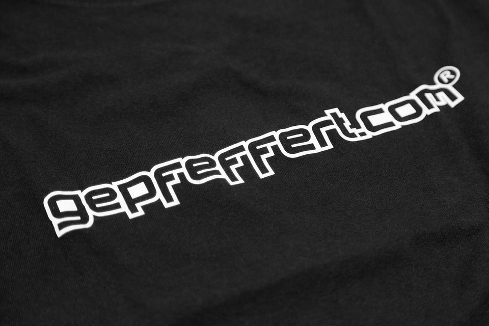 gepfeffert.com® T-Shirt - gepfeffert.com - Classic - Schwarz - gepfeffert.com