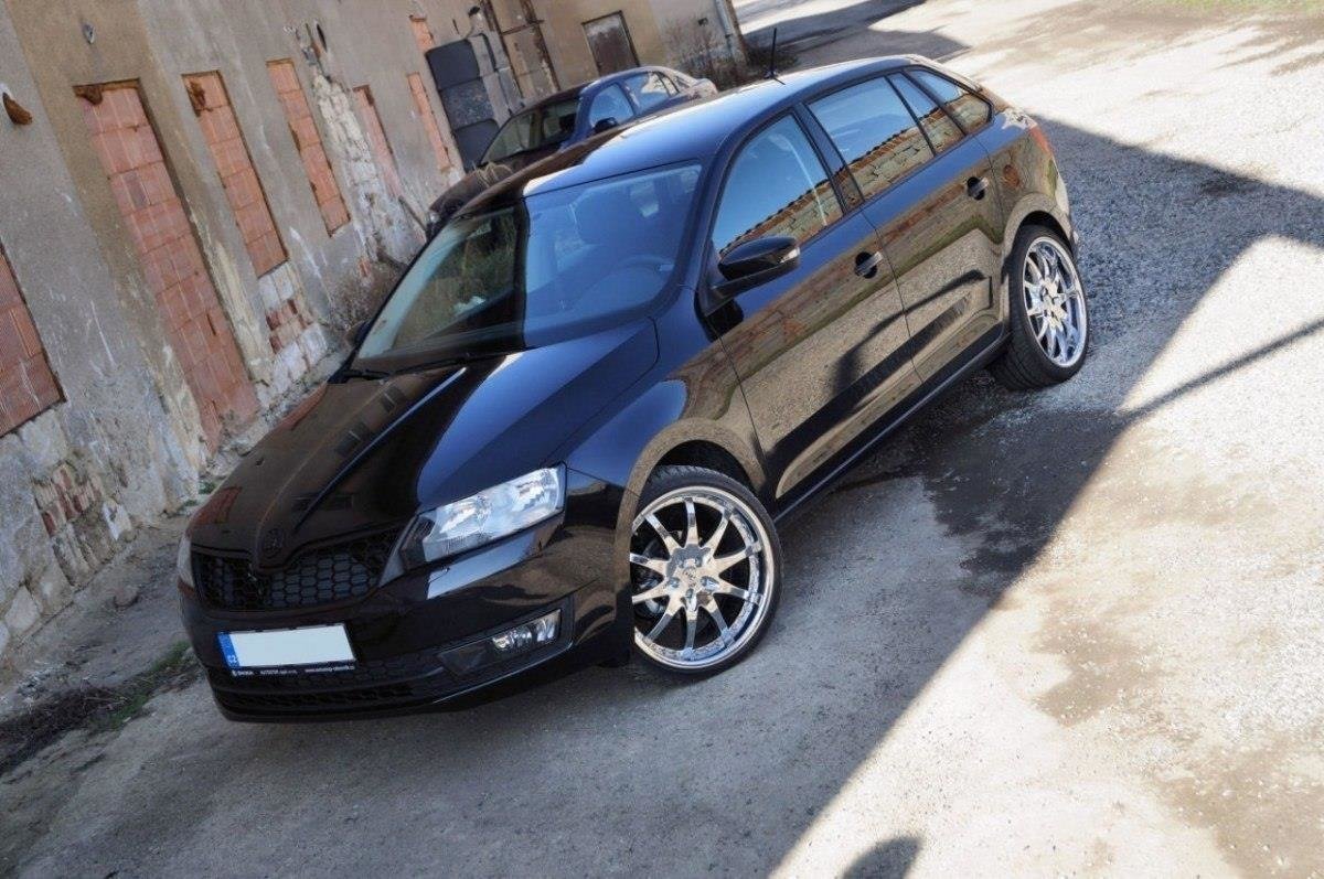 Front Grill Skoda Rapid