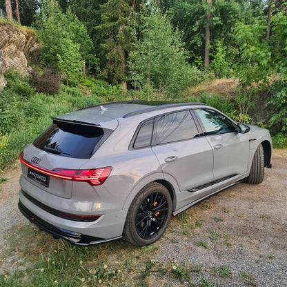 Mittlerer Cup Diffusor DTM Look Heck Ansatz für Audi e-Tron S-Line schwarz Hochglanz