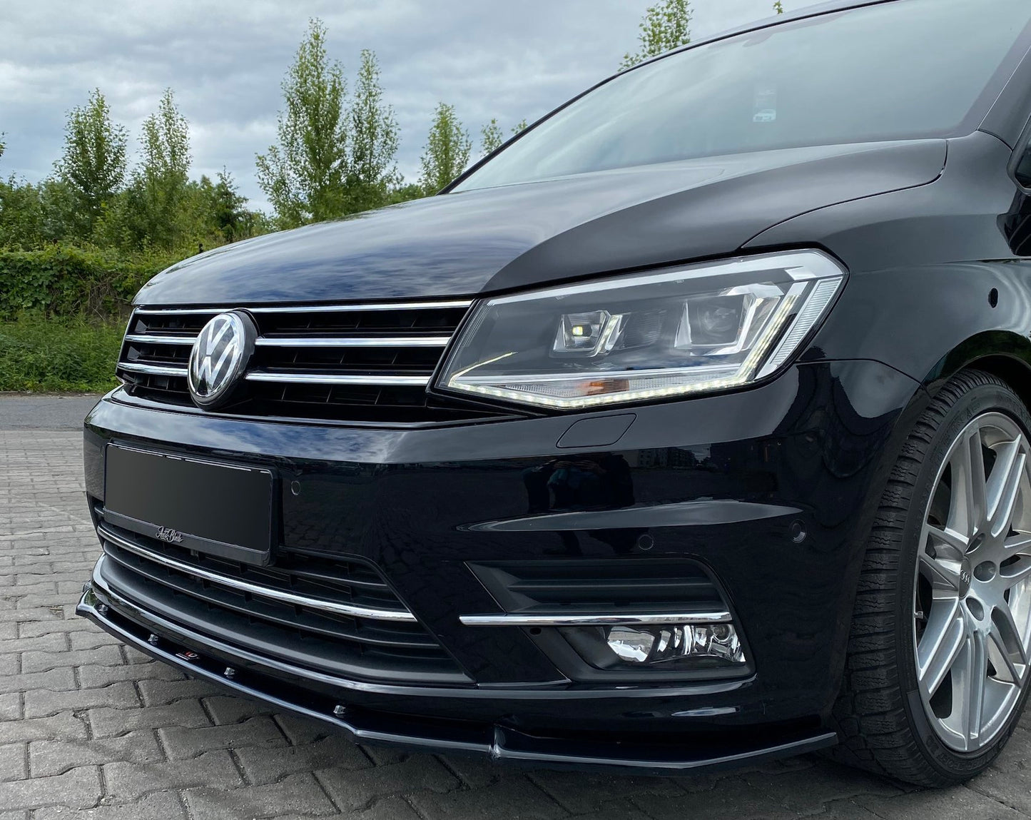 Front Ansatz für VW Caddy Mk. 4 schwarz Hochglanz