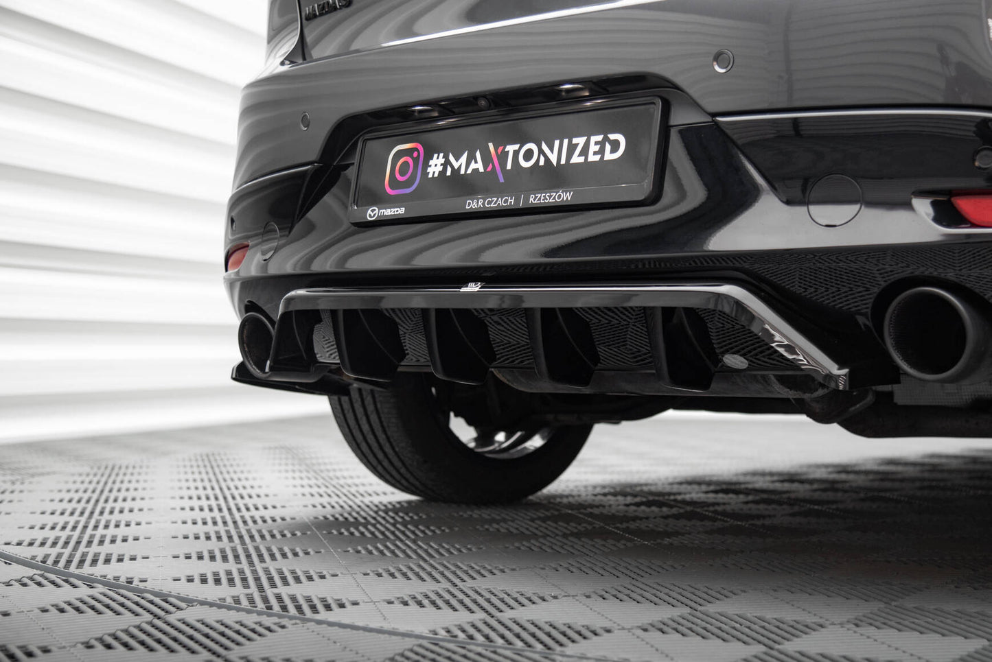 Mittlerer Cup Diffusor DTM Look Heck Ansatz für Mazda 3 Mk4 schwarz Hochglanz