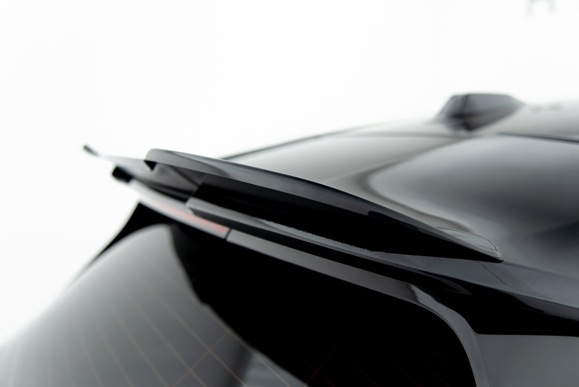 Spoiler CAP V.1 für BMW 1er M-Paket F70 schwarz Hochglanz