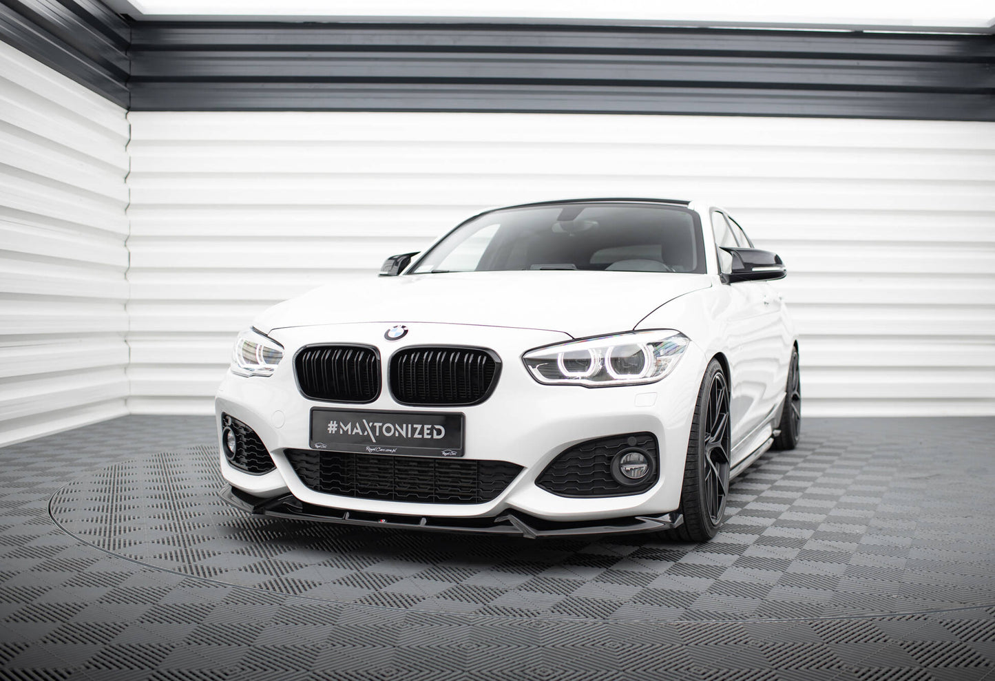 Front Ansatz V.5 für BMW 1er M-Paket / M140i F20 Facelift schwarz Hochglanz