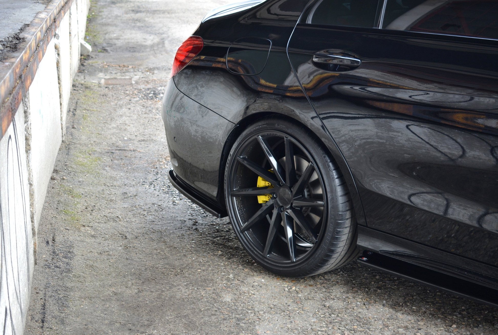Heck Ansatz Flaps Diffusor für Mercedes-AMG C 43 Limousine W205 Facelift schwarz Hochglanz