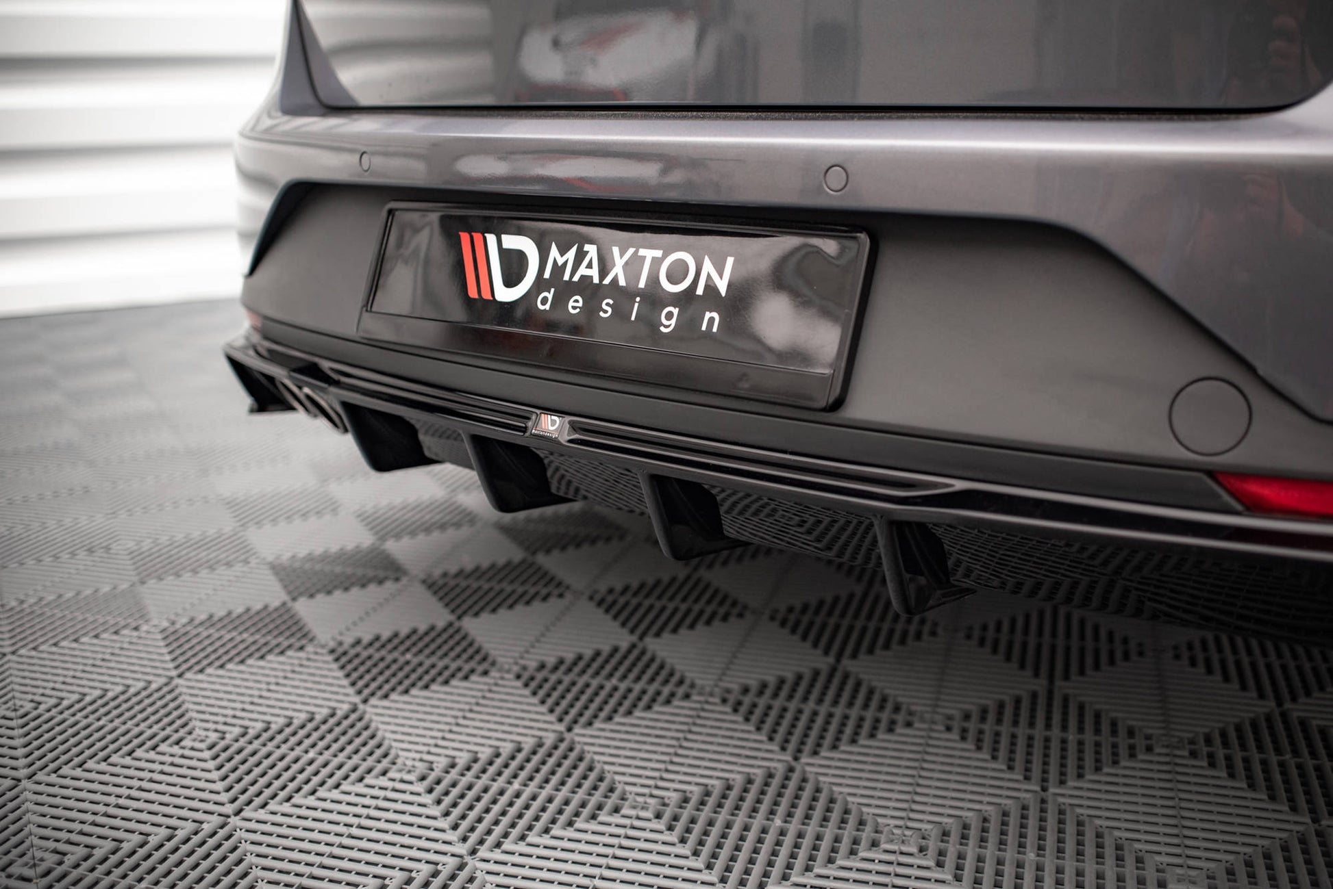 Diffusor Heck Ansatz für Seat Leon FR Sportstourer Mk3 schwarz Hochglanz