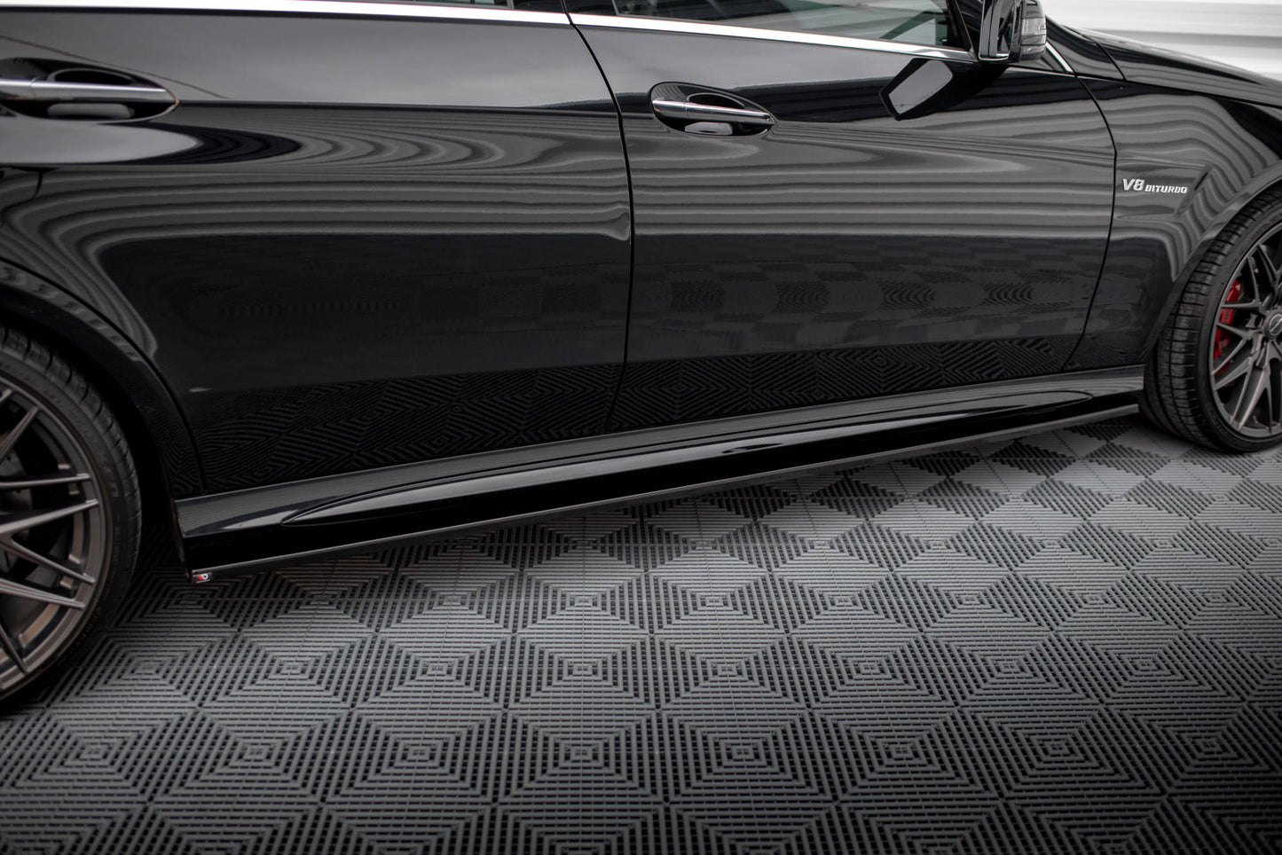 Seitenschweller Ansatz für Mercedes-Benz E63 AMG / AMG-Line Limousine W212 Facelift schwarz Hochglanz