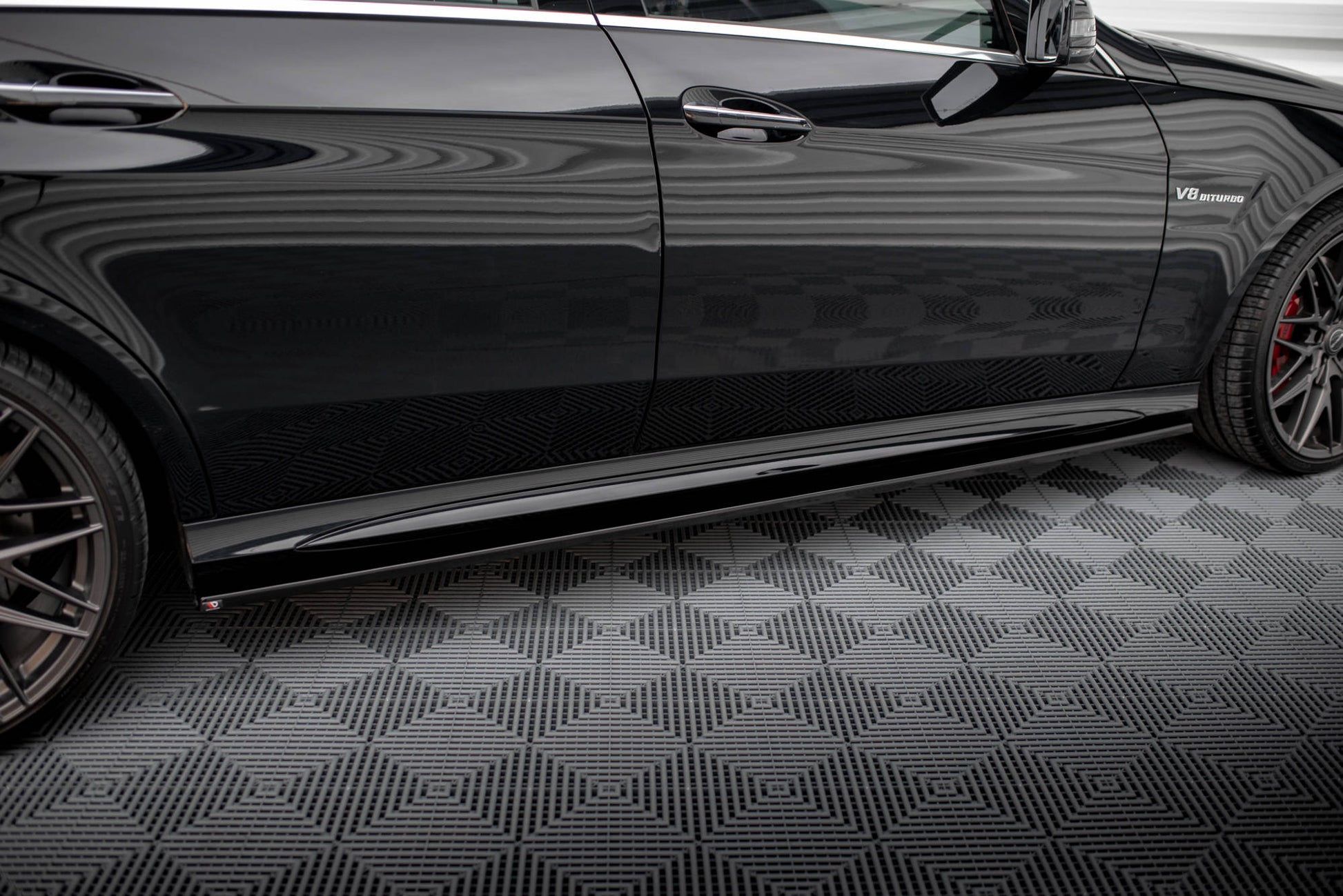 Seitenschweller Ansatz für Mercedes-Benz E63 AMG / AMG-Line Limousine W212 Facelift schwarz Hochglanz