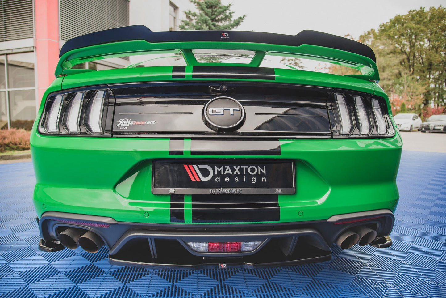 Heckansatz Ford Mustang GT Mk6 Facelift schwarz Hochglanz