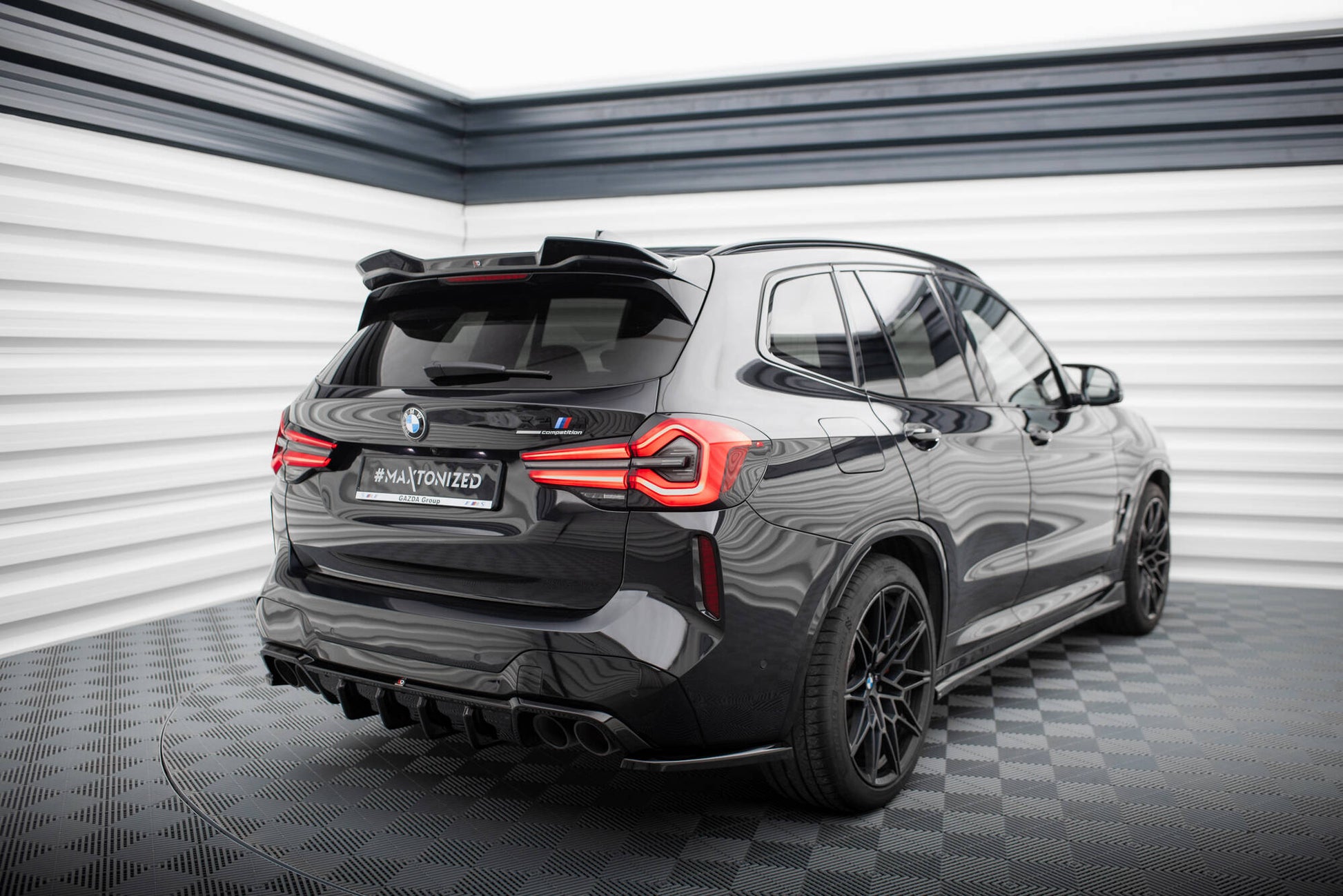 Diffusor Heck Ansatz für BMW X3 M F97 / F97 Facelift schwarz Hochglanz