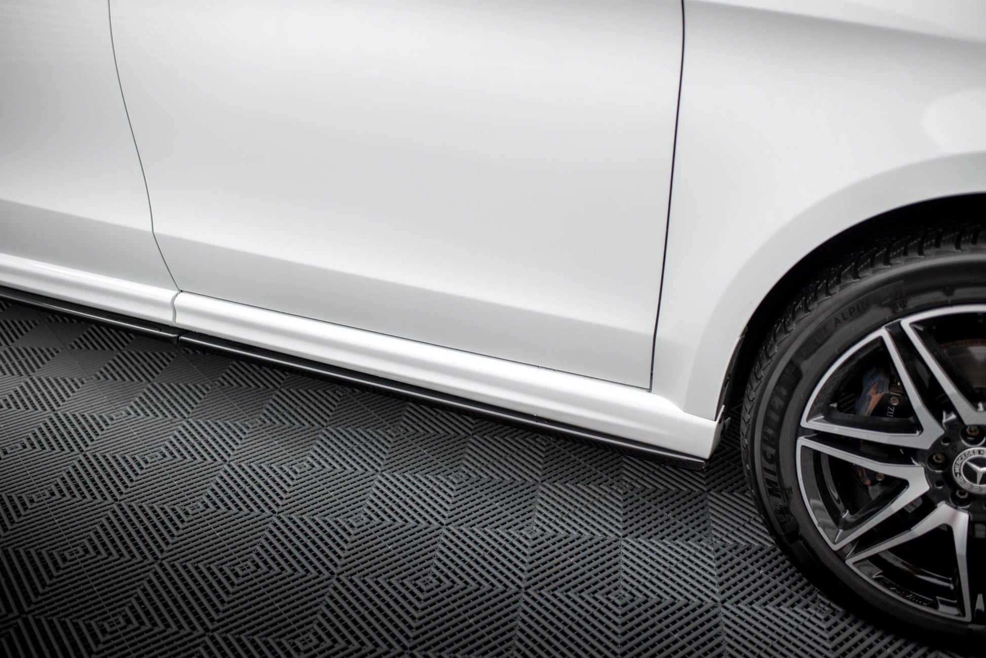 Seitenschweller Ansatz für V.1 für Mercedes-Benz V-Klasse Extra Long AMG-Line W447  schwarz Hochglanz