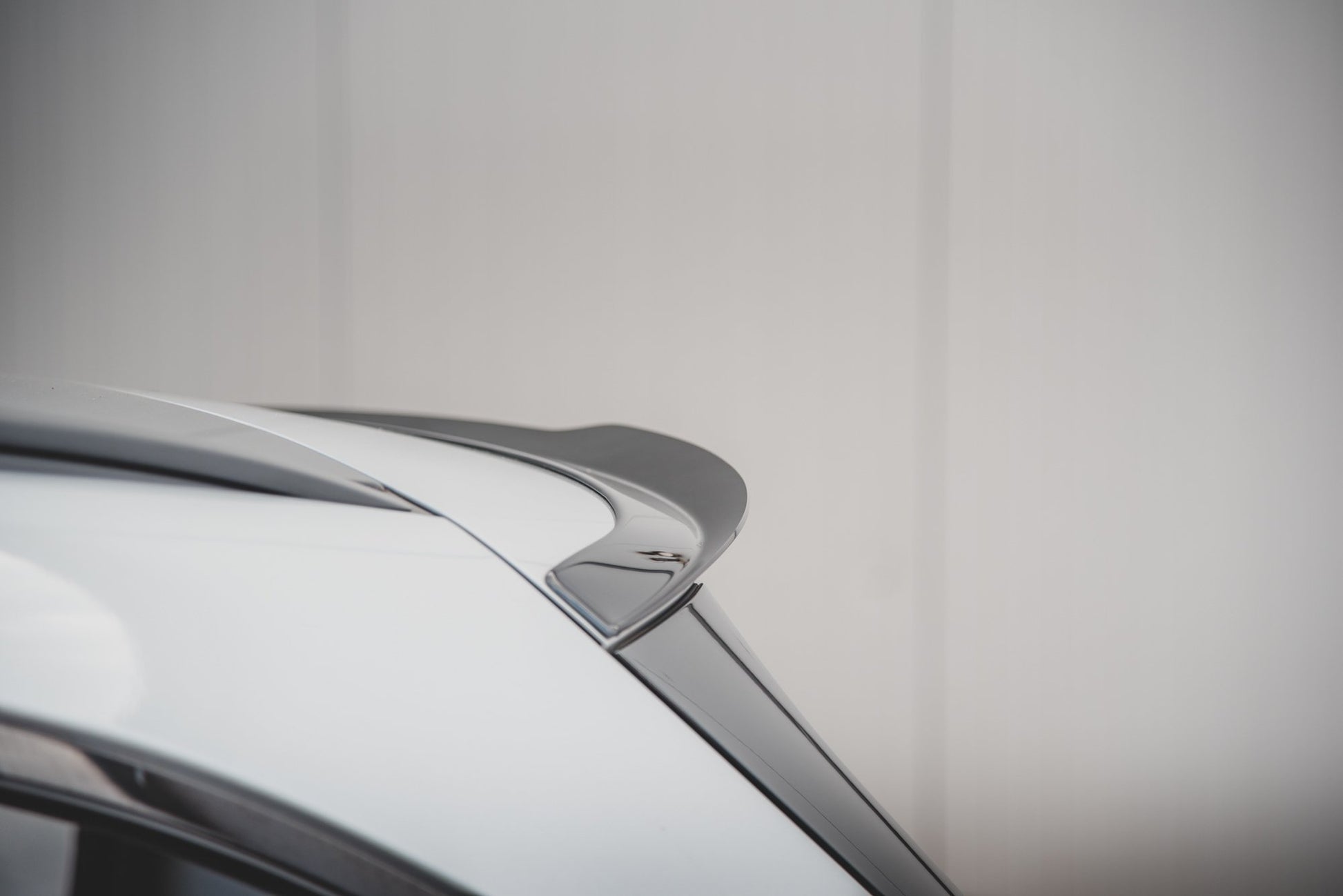 Spoiler CAP V.2 für Mercedes-Benz E Kombi S213 schwarz Hochglanz