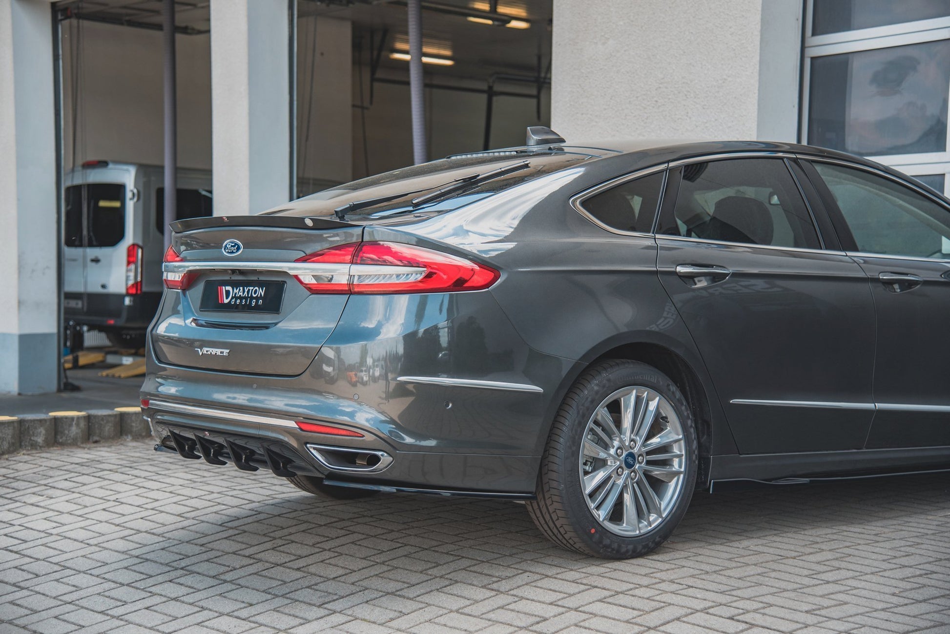 Heck Ansatz Flaps Diffusor für Ford Mondeo Vignale Mk5 Facelift schwarz Hochglanz