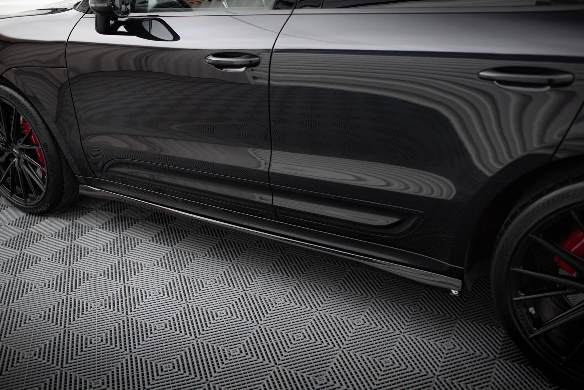 Seitenschweller Ansatz für Porsche Macan T / GTS Mk1 Facelift 2   schwarz Hochglanz