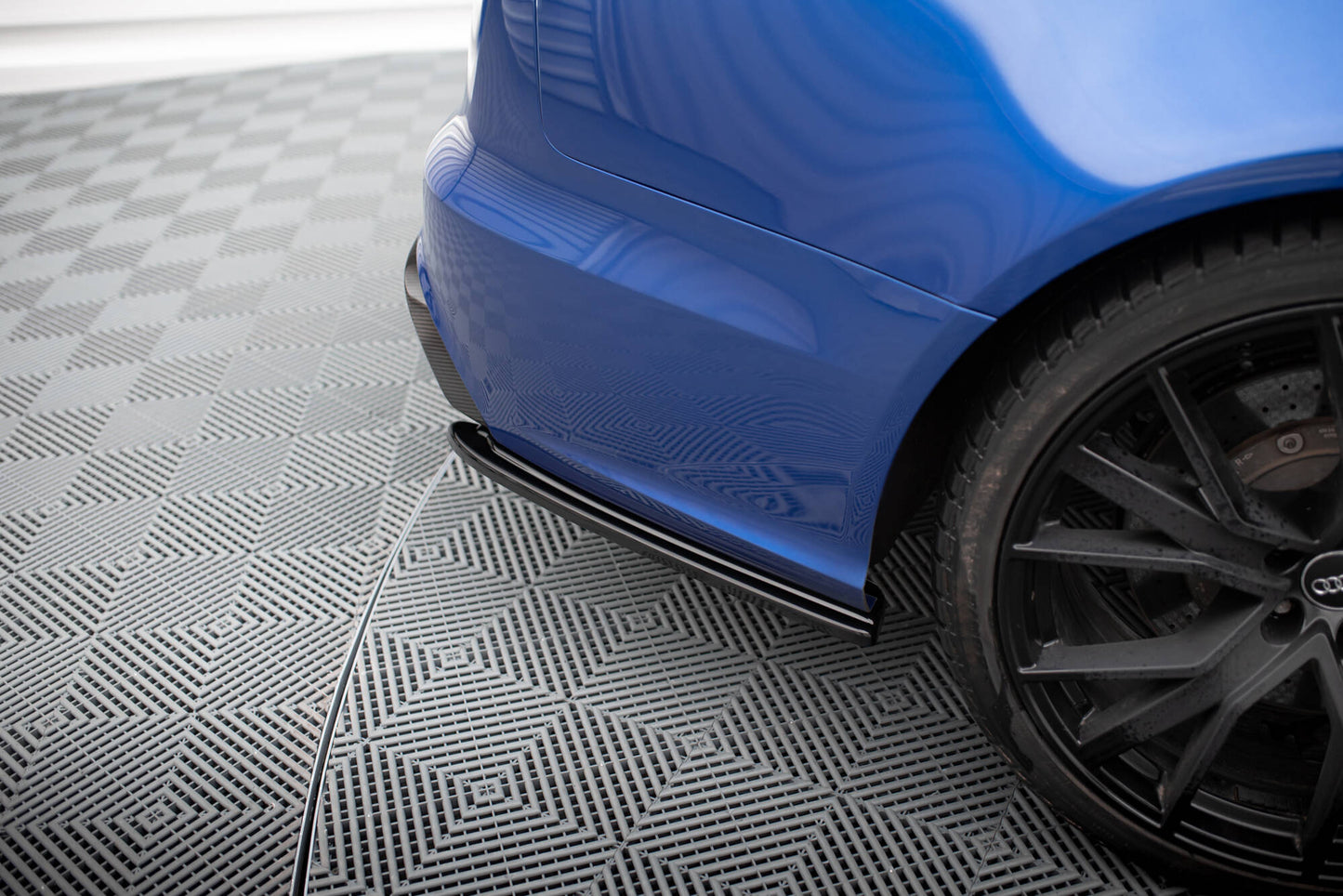 Heck Ansatz Flaps Diffusor für Audi Audi RS6 C7 / C7 Facelift schwarz Hochglanz