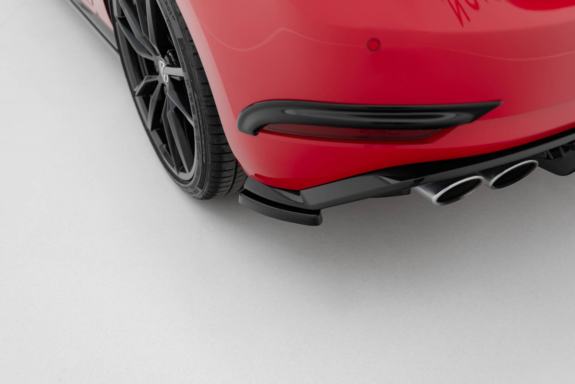 Heck Ansatz Flaps Diffusor für VW Golf Hatchback R / R-Line Mk7 Facelift schwarz Hochglanz