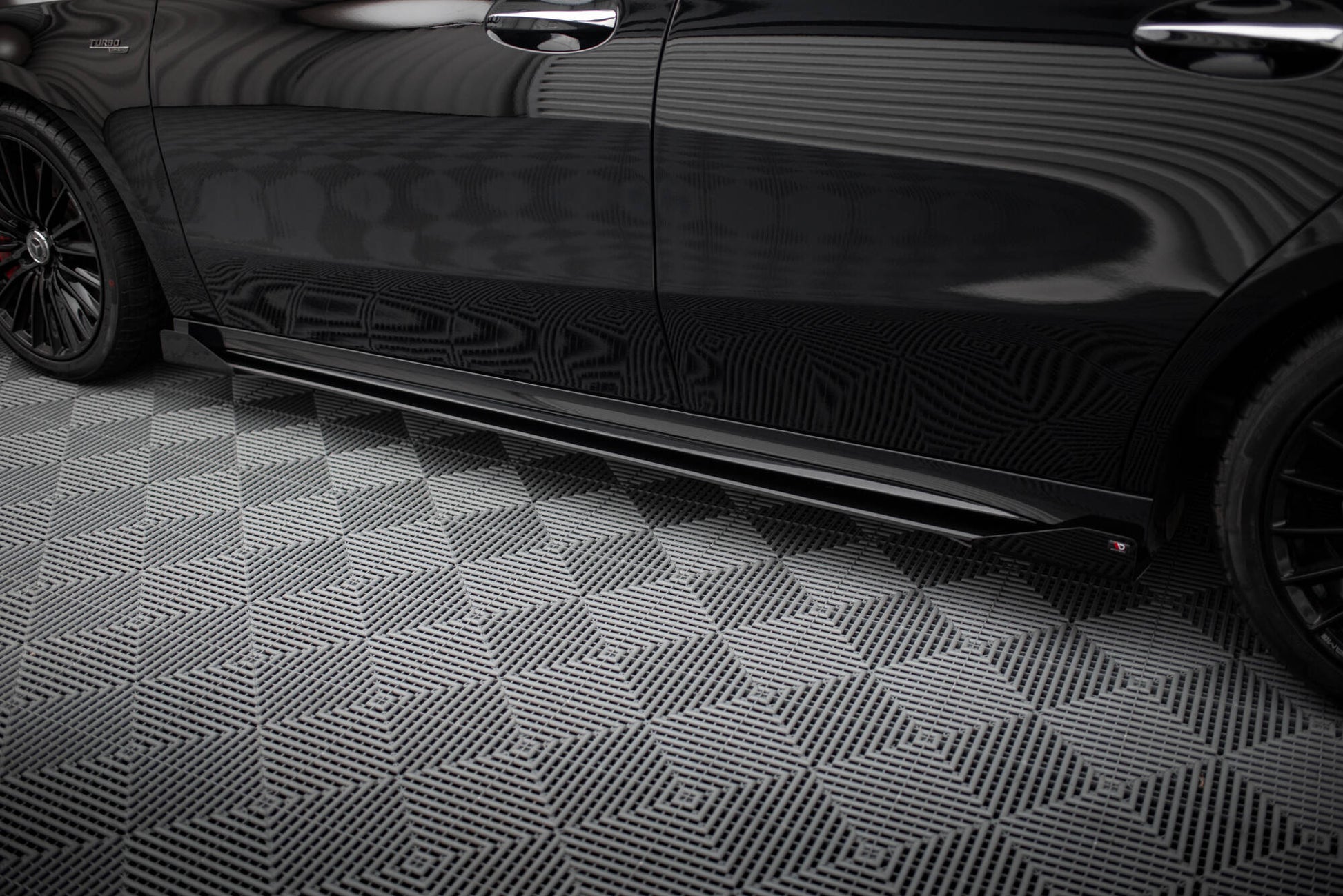 Seitenschweller Flaps für Mercedes-AMG A35 W177 Facelift schwarz Hochglanz