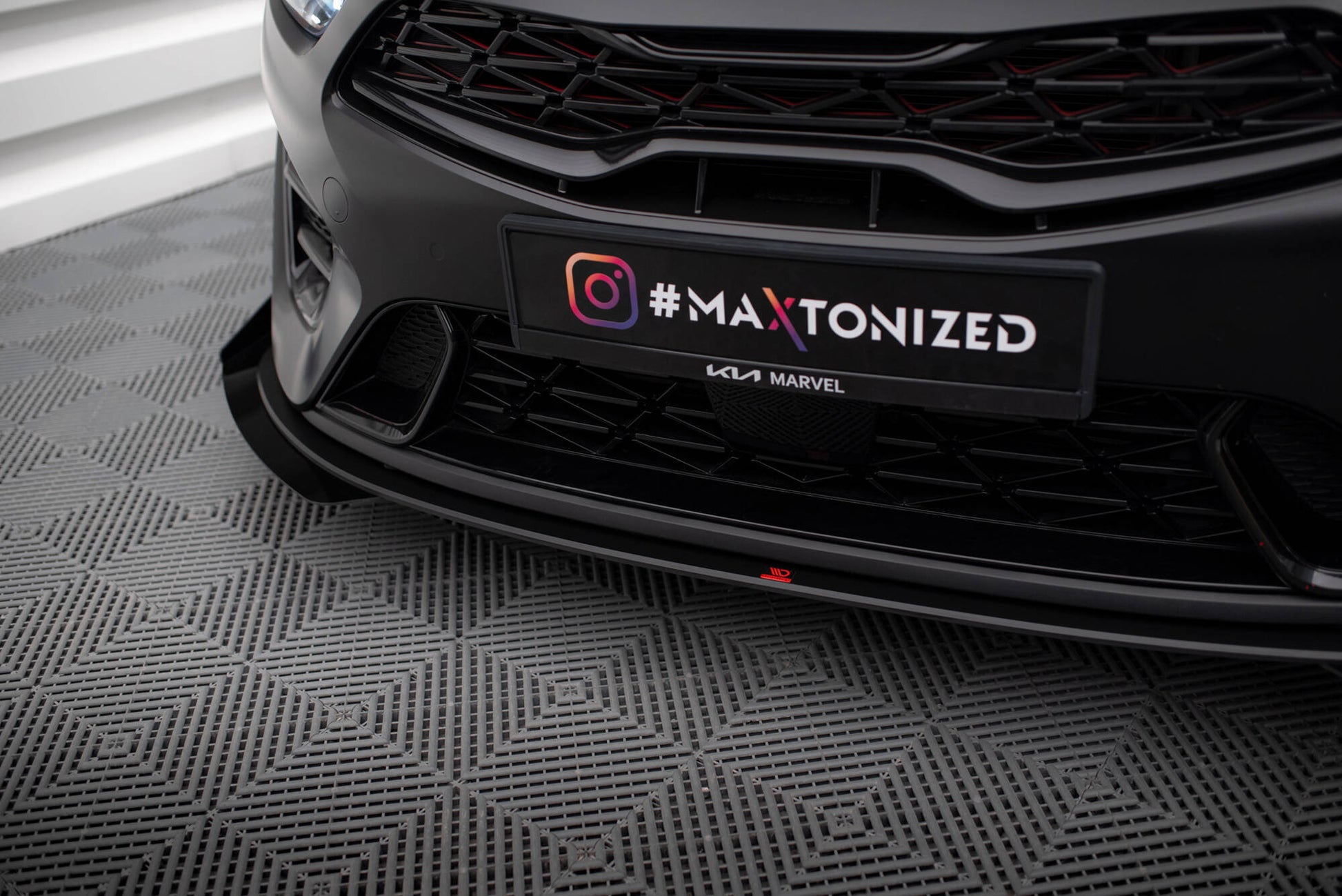 Street Pro Front Ansatz für +Flaps für + Flaps Kia Proceed GT Mk3 Facelift / Ceed GT / GT - Line Mk1 Facelift  schwarz Hochglanz