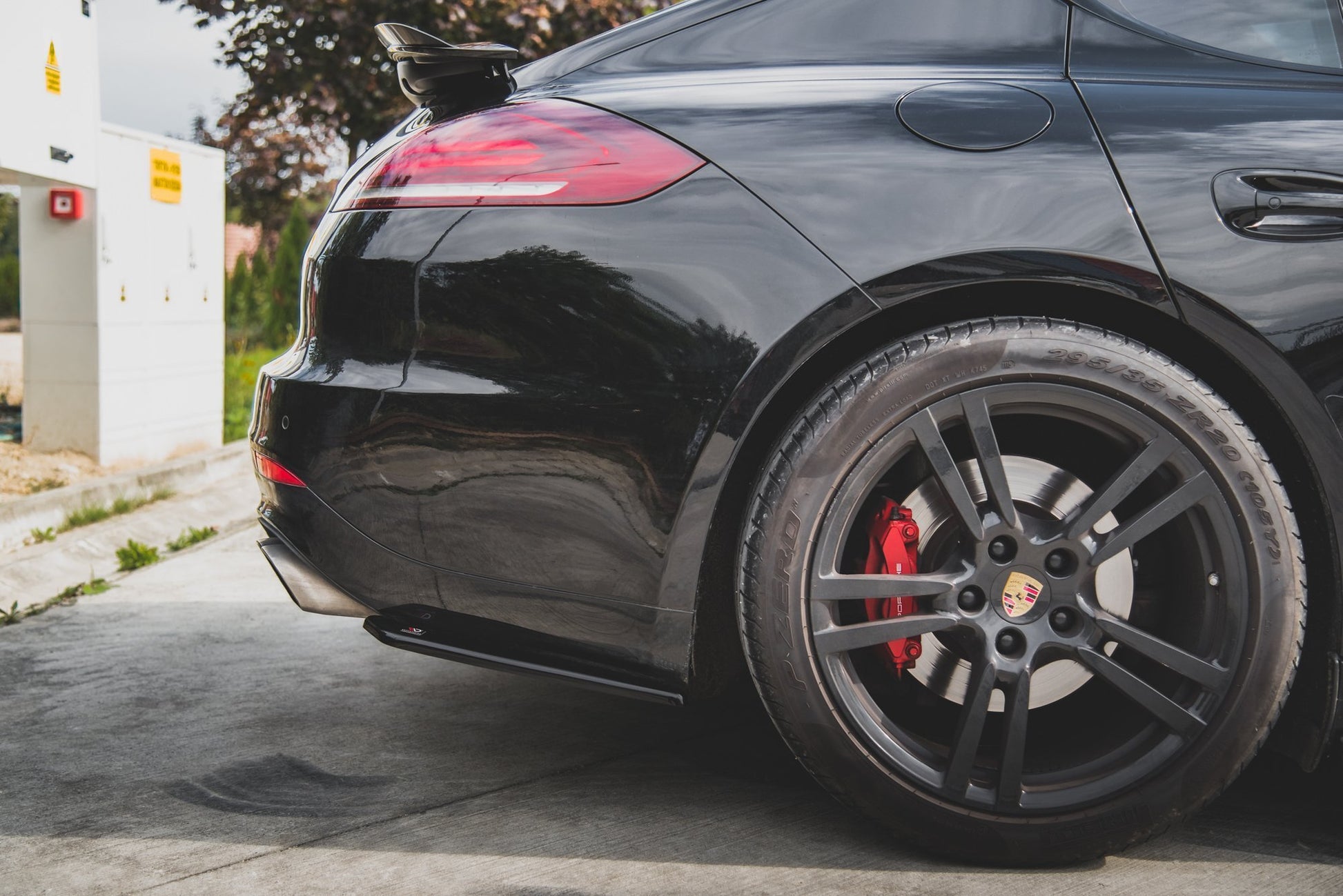 Heck Ansatz Flaps Diffusor für Porsche Panamera Turbo 970 Facelift schwarz Hochglanz