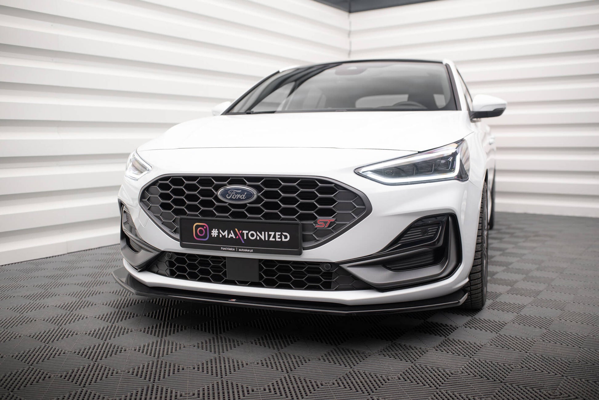 Front Ansatz V.6 für Ford Focus ST / ST-Line Mk4 Facelift schwarz Hochglanz