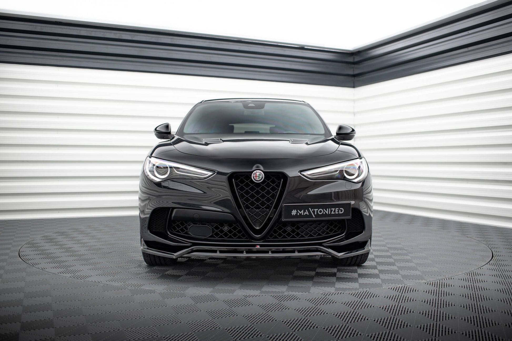 Front Ansatz für Alfa Romeo Stelvio Quadrifoglio Mk1 schwarz Hochglanz