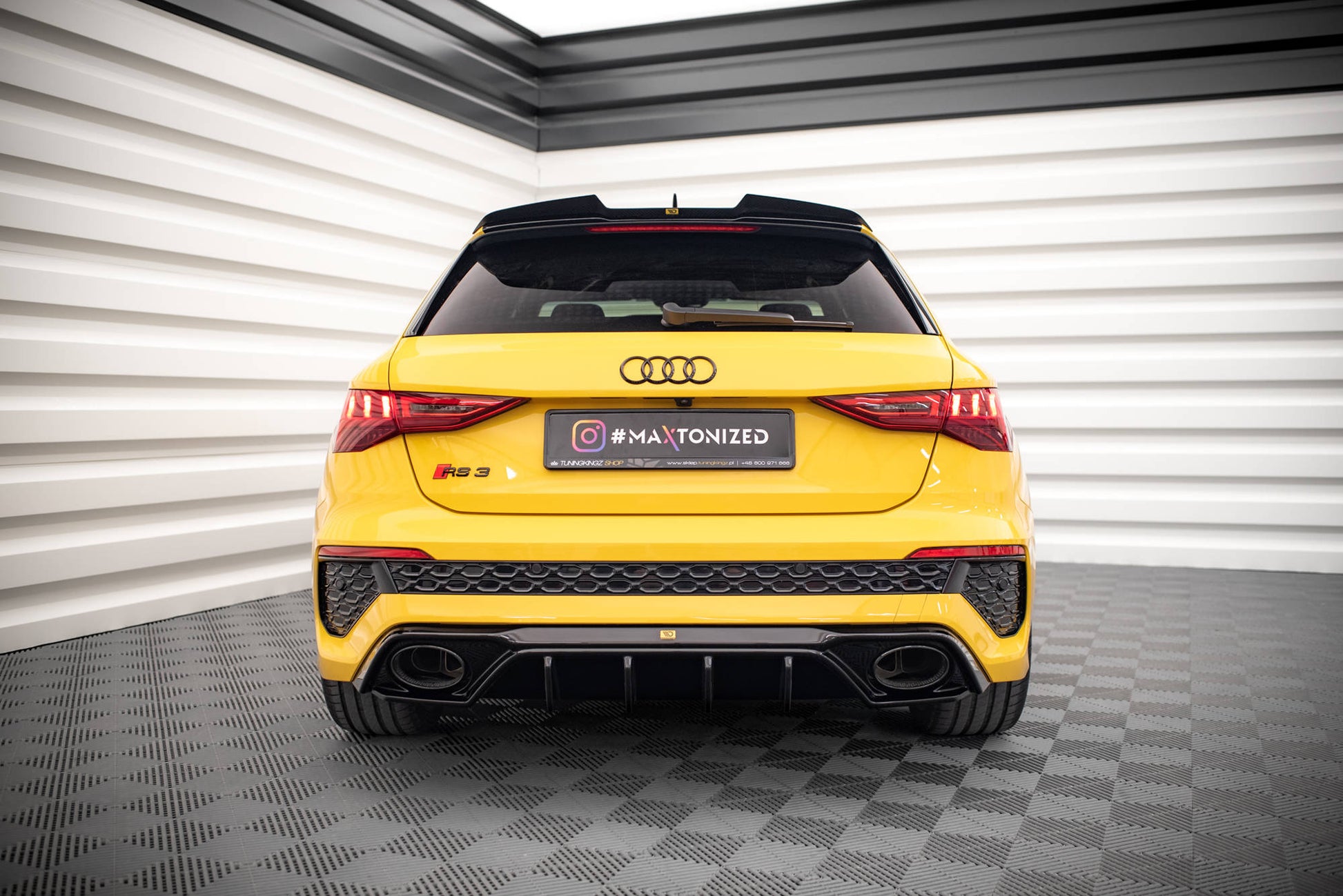 Diffusor Heck Ansatz für Audi RS3 8Y schwarz Hochglanz