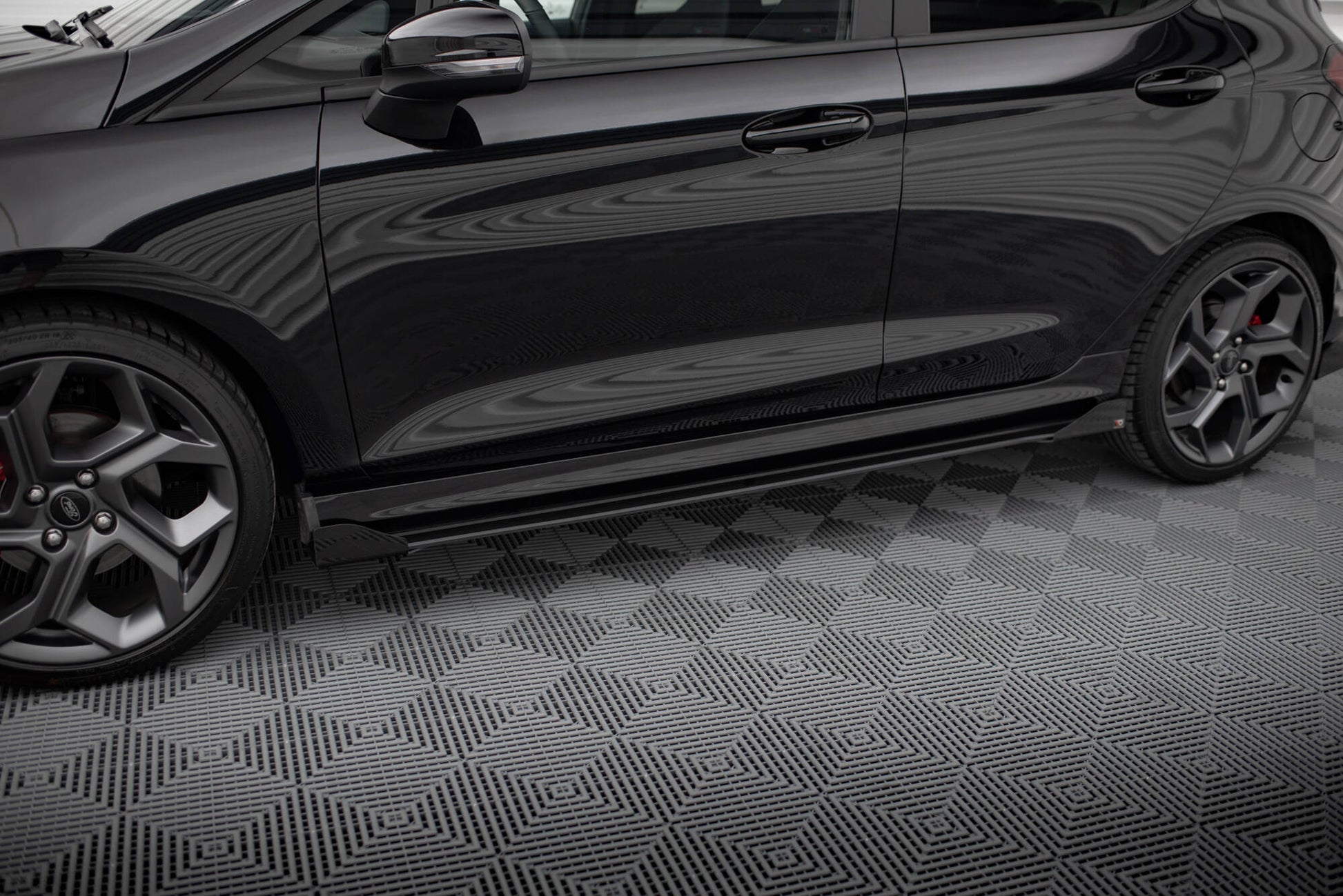 Seitenschweller Flaps für Ford Fiesta ST / ST-Line Mk8 schwarz Hochglanz