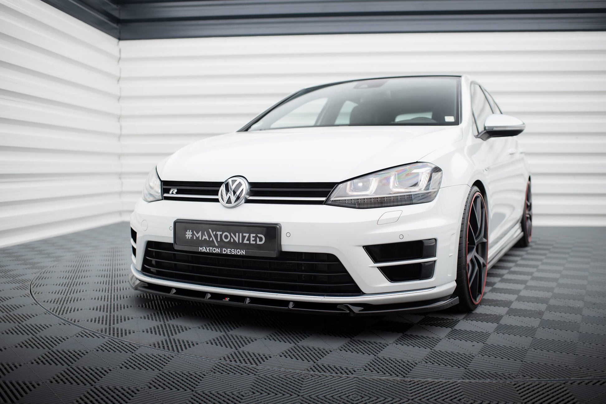 Front Ansatz V.5 für VW Golf R / R-Line Mk7 schwarz Hochglanz