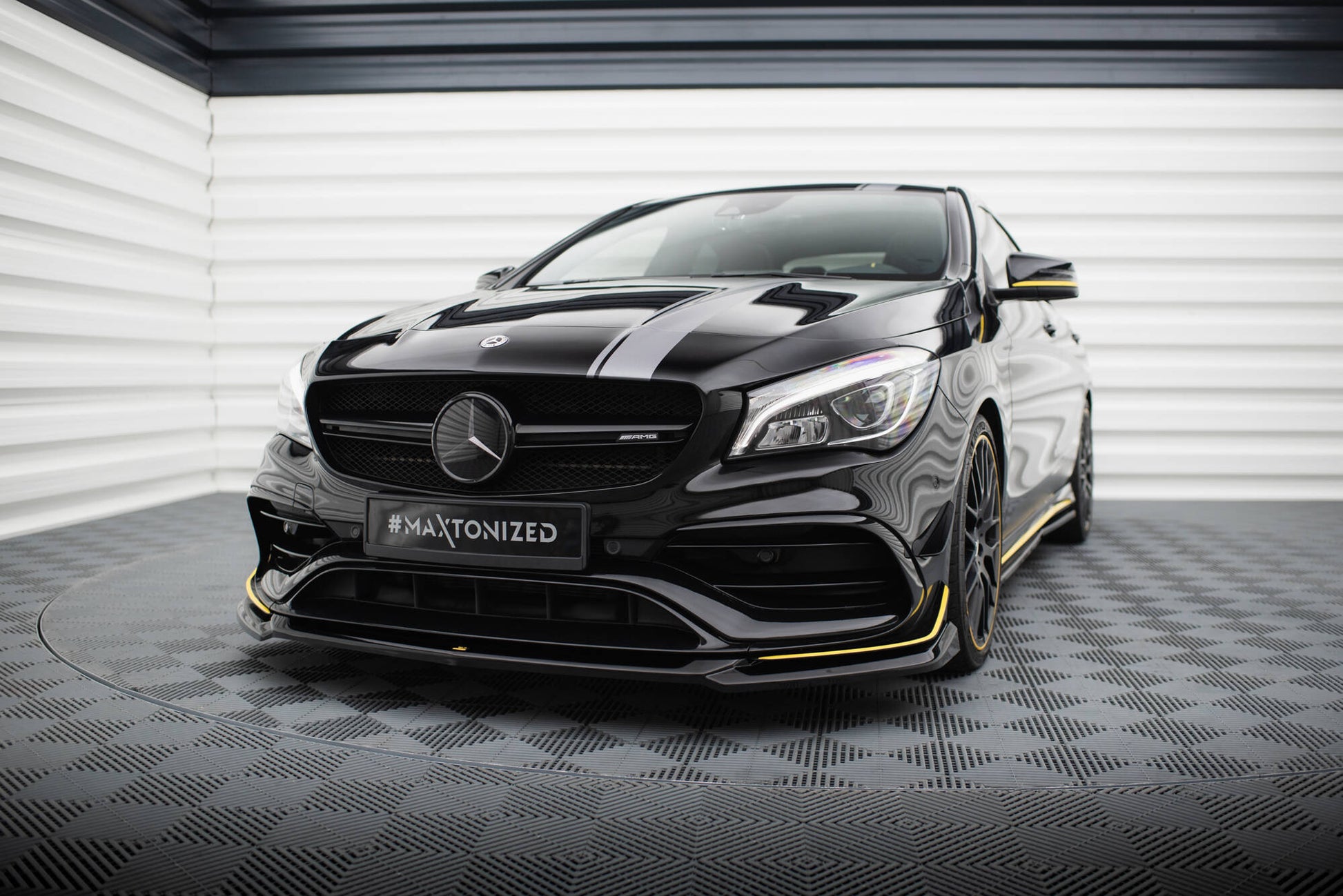 Front Ansatz V.4 für Mercedes-AMG CLA 45 Aero C117 Facelift schwarz Hochglanz