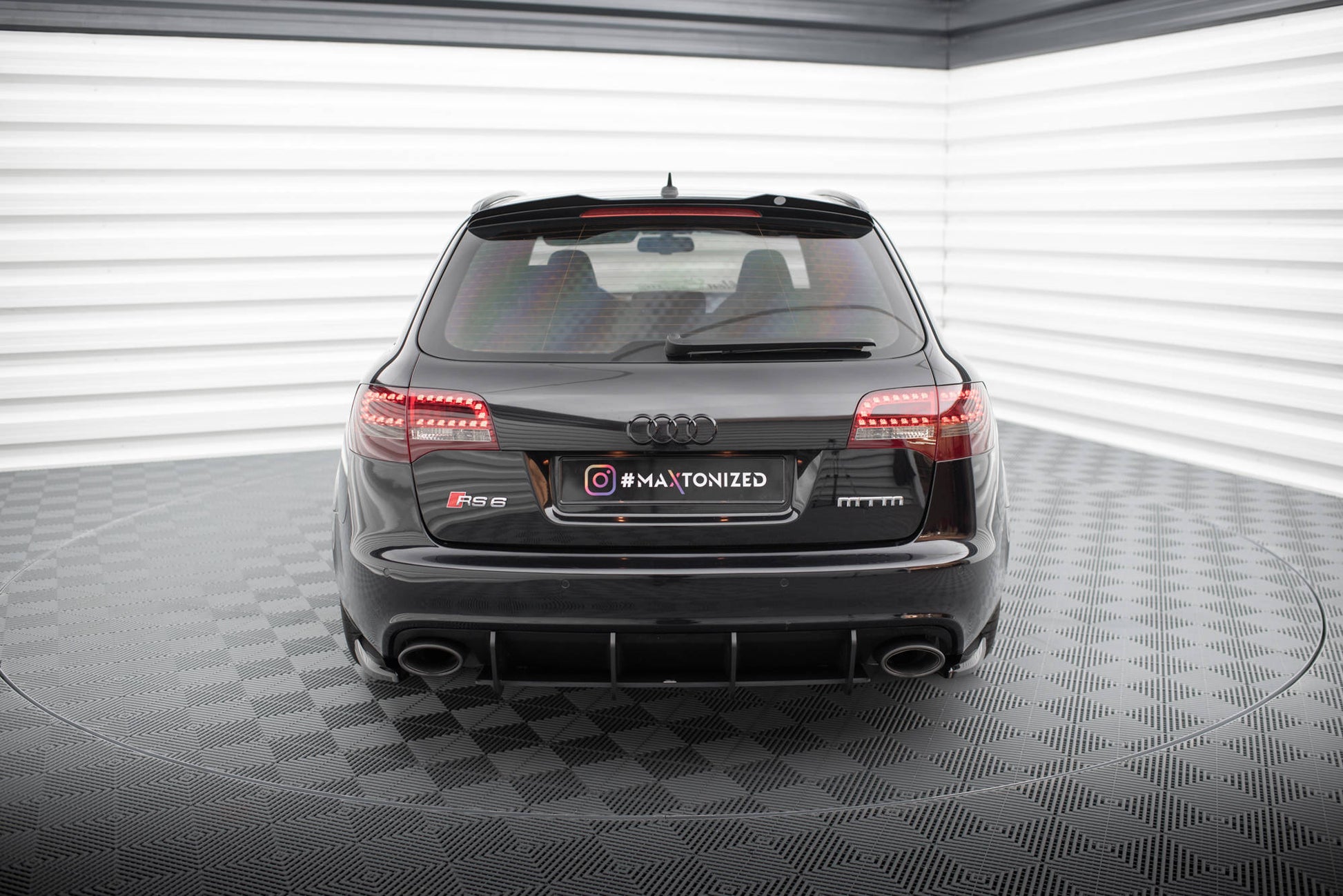 Heck Ansatz Flaps Diffusor für Audi RS6 Avant C6 schwarz Hochglanz