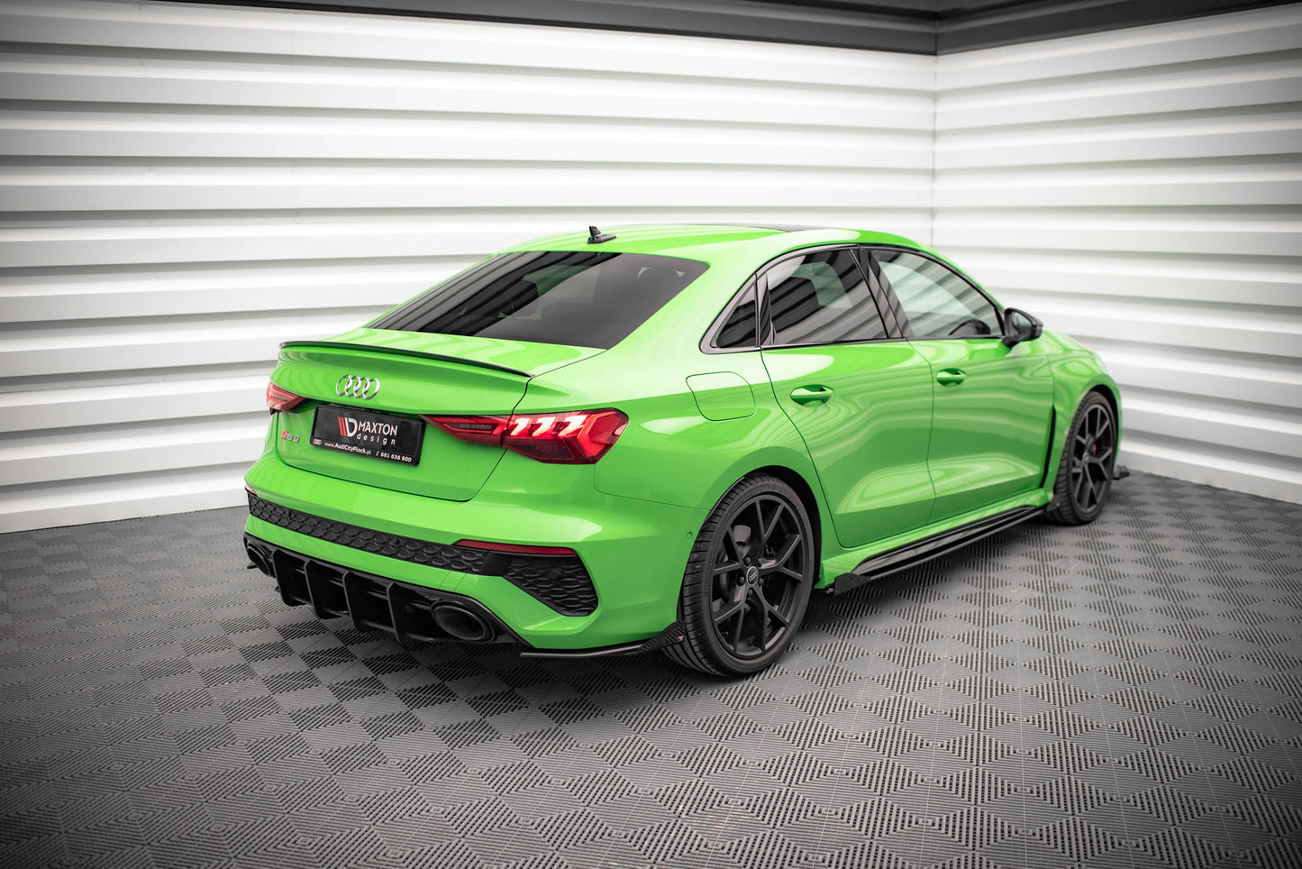 Street Pro Heck Ansatz Flaps Diffusor +Flaps für Audi RS3 Limousine 8Y schwarz Hochglanz