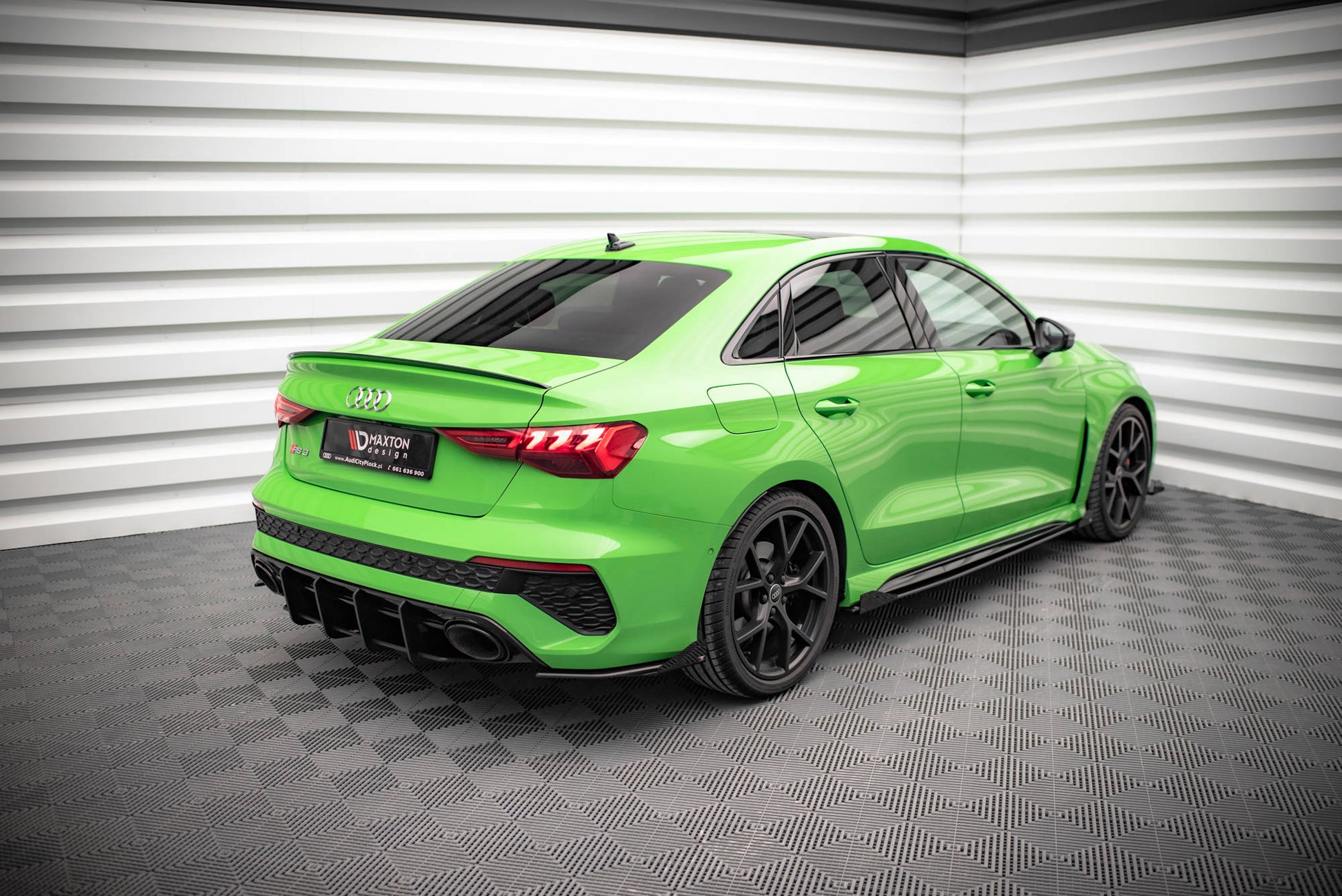 Street Pro Heck Ansatz Flaps Diffusor +Flaps für Audi RS3 Limousine 8Y schwarz Hochglanz