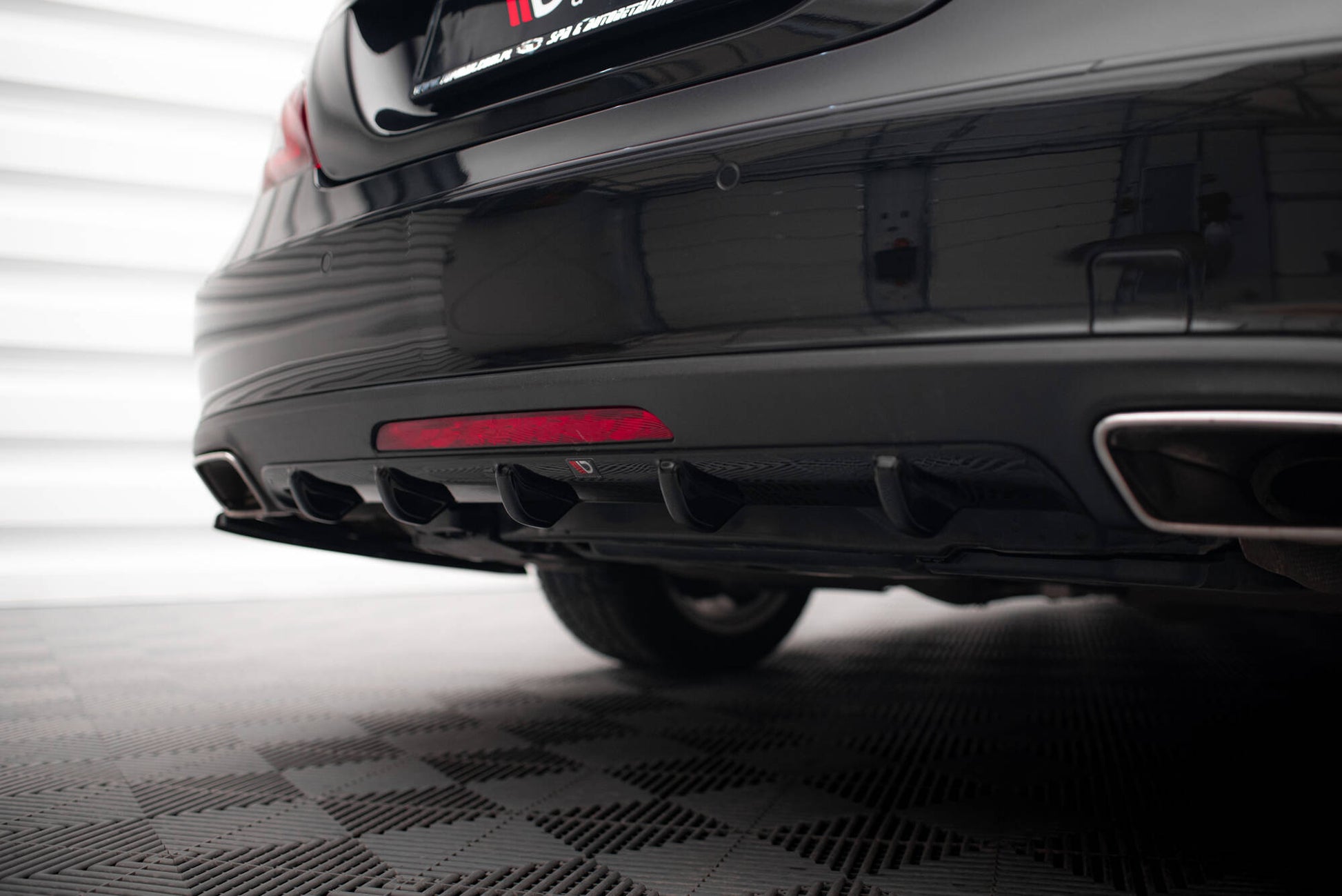 Diffusor Heck Ansatz für Mercedes-Benz CLS C218 schwarz Hochglanz