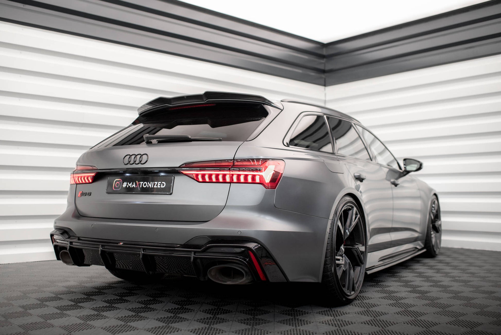 Set of Carbon Fiber Splitters Audi RS6 C8 schwarz matt