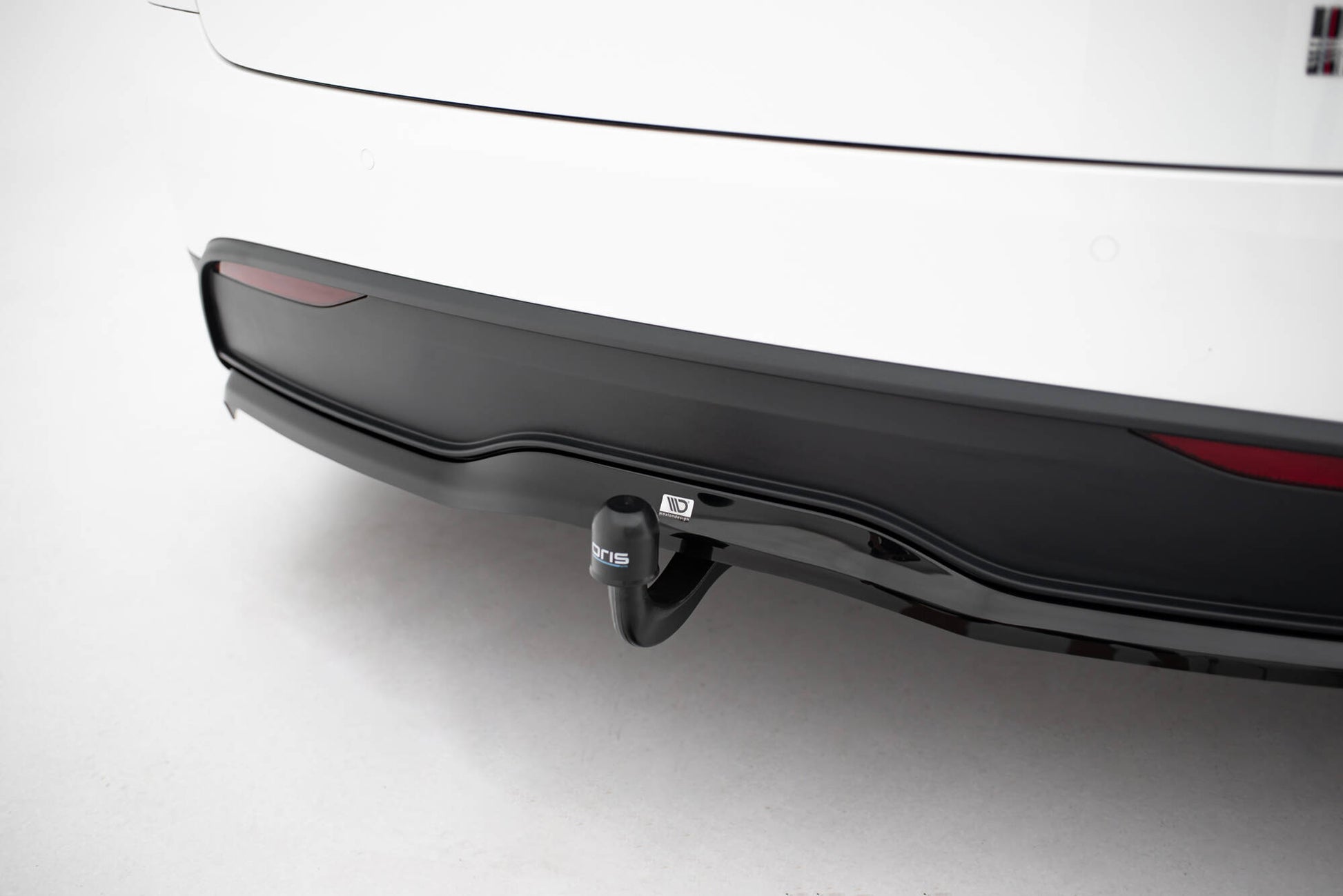 Mittlerer Cup Diffusor DTM Look Heck Ansatz V.2 für Tesla Model X Mk1 Facelift schwarz Hochglanz