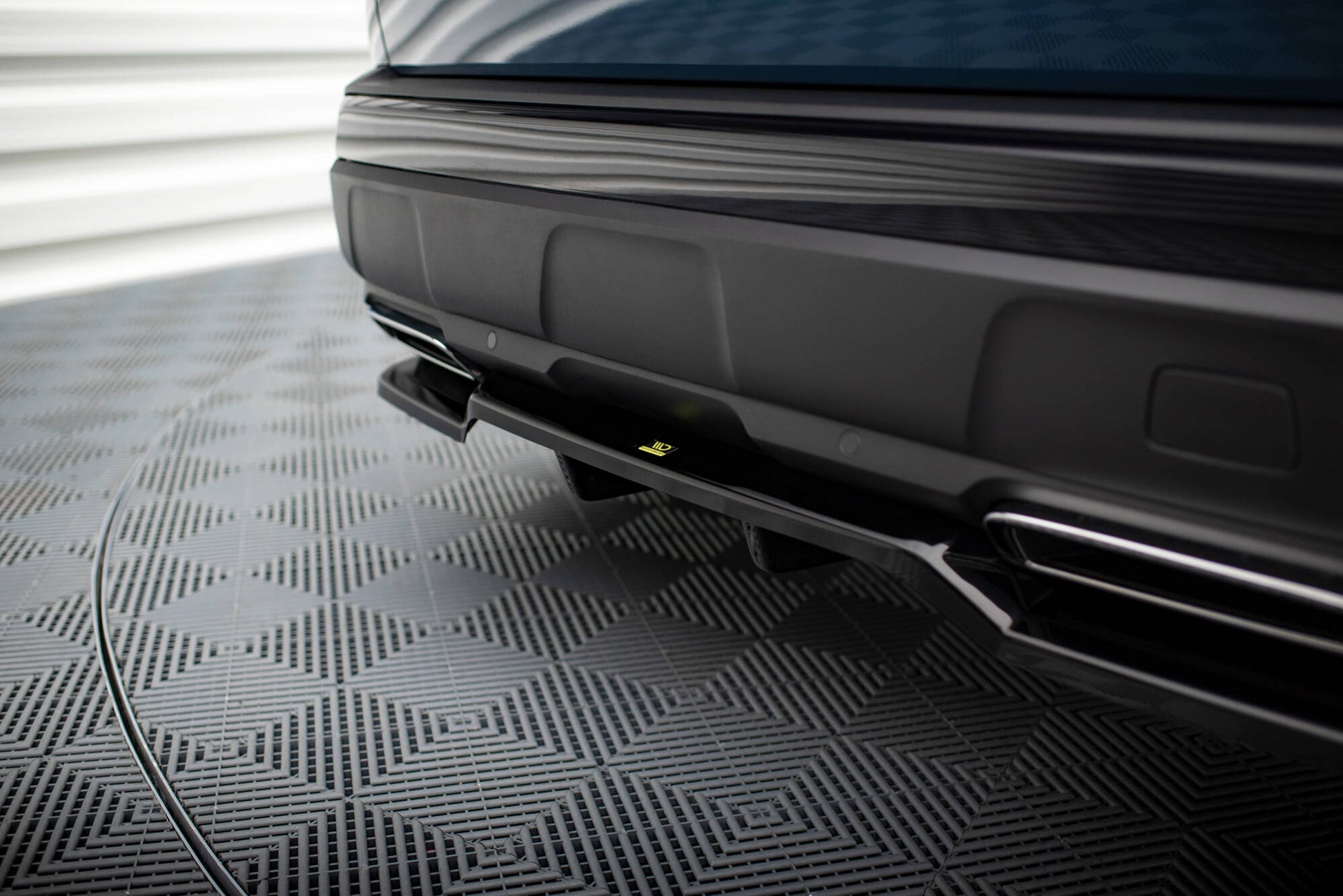 Mittlerer Cup Diffusor DTM Look Heck Ansatz für Peugeot 3008 GT-Line Mk2 Facelift schwarz Hochglanz