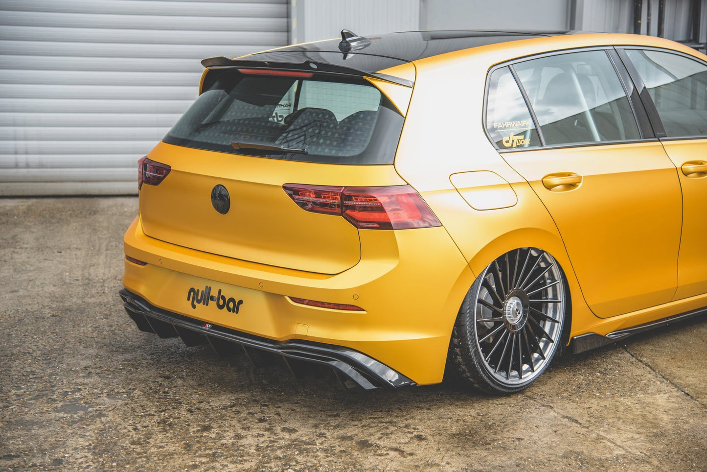 Diffusor Heck Ansatz für VW Golf Mk8 schwarz Hochglanz