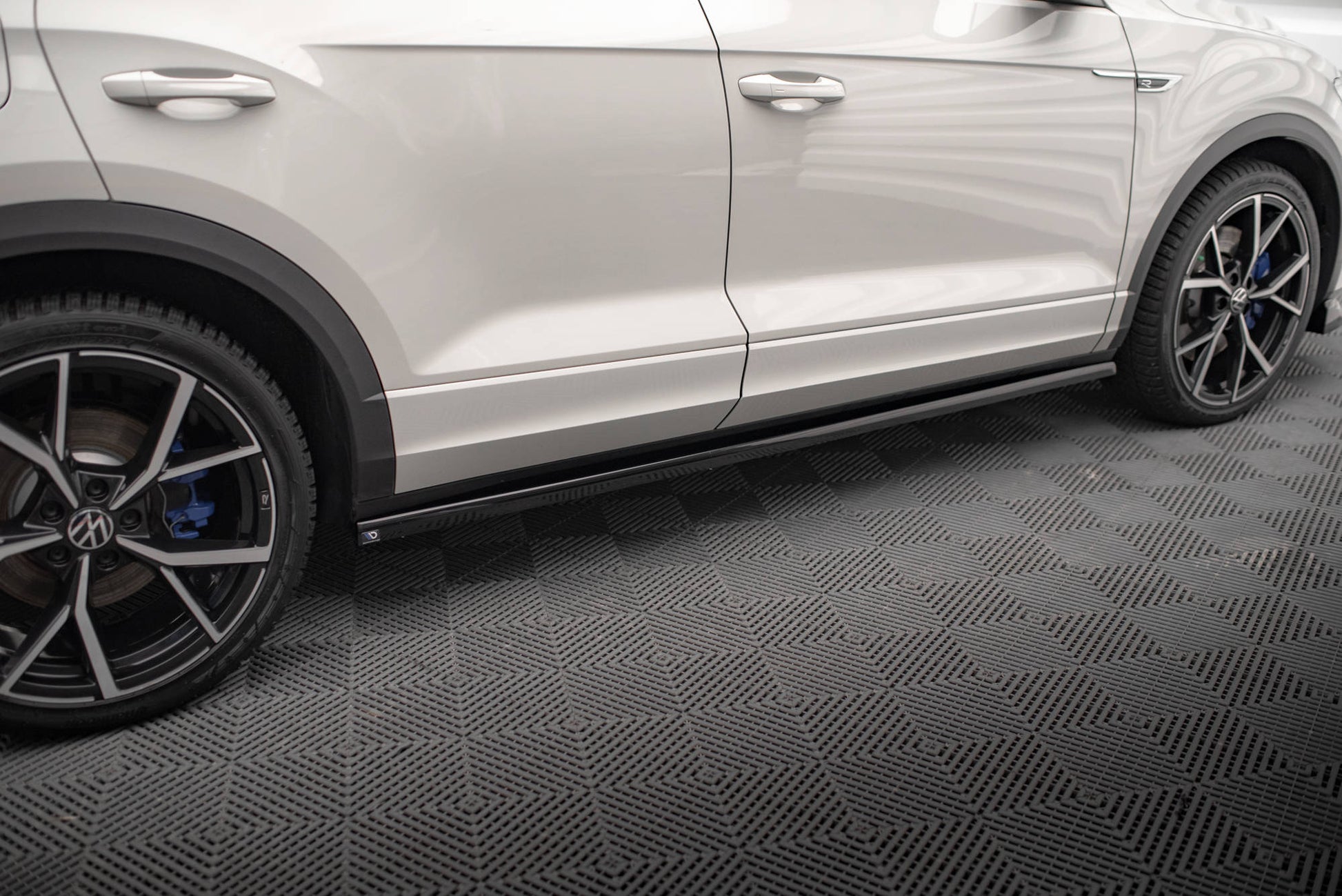 Seitenschweller Ansatz für VW T-Roc R / R-Line Mk1  schwarz Hochglanz