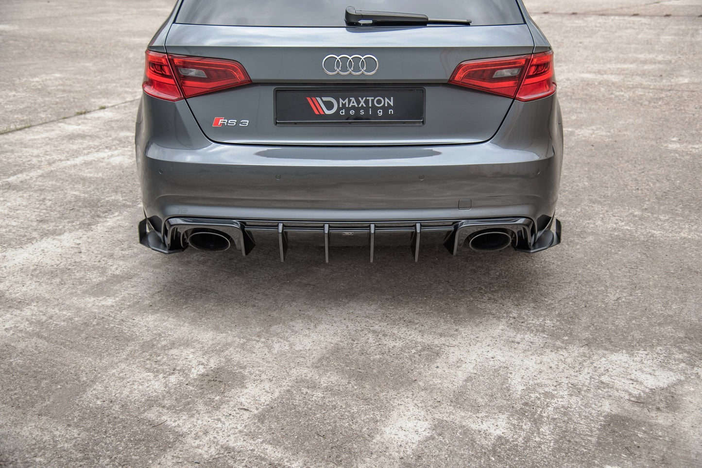 Street Pro Heck Ansatz Flaps Diffusor +Flaps für Audi RS3 8V Sportback schwarz Hochglanz