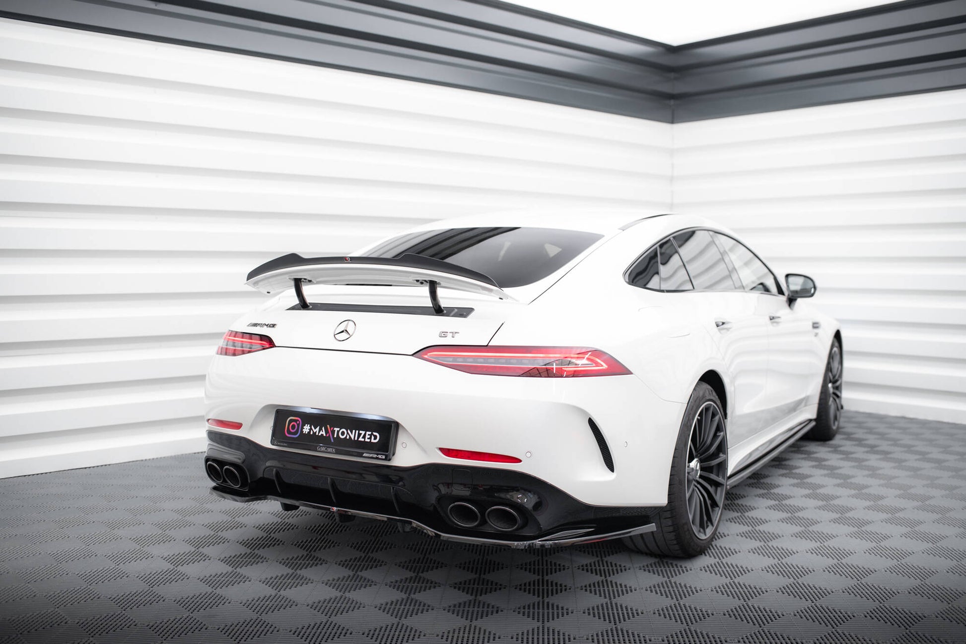Spoiler CAP für Mercedes-AMG GT 53 / 43 V8 Package 4 Door-Coupe schwarz Hochglanz