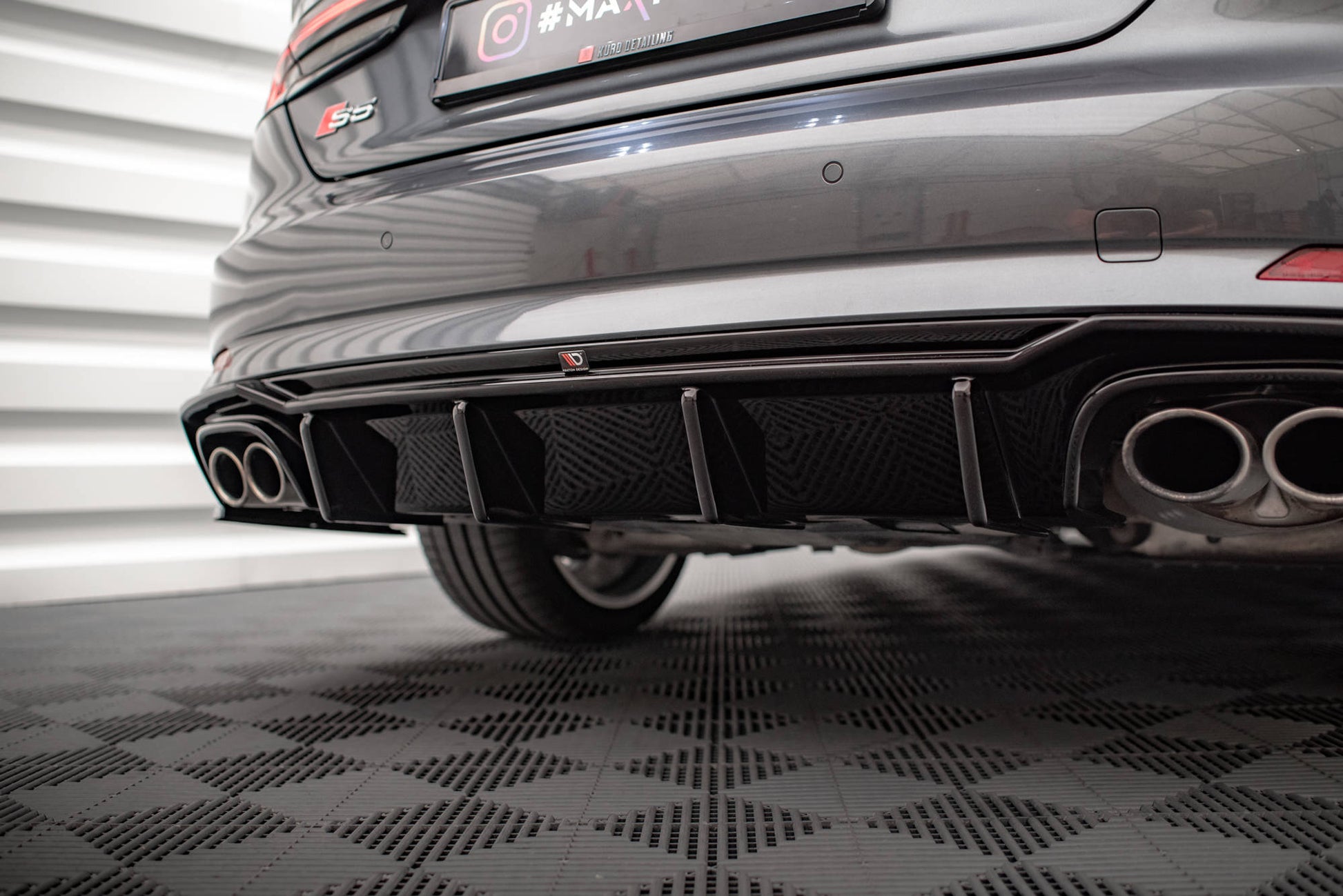 Diffusor Heck Ansatz für Audi S5 F5 Coupe / Sportback schwarz Hochglanz