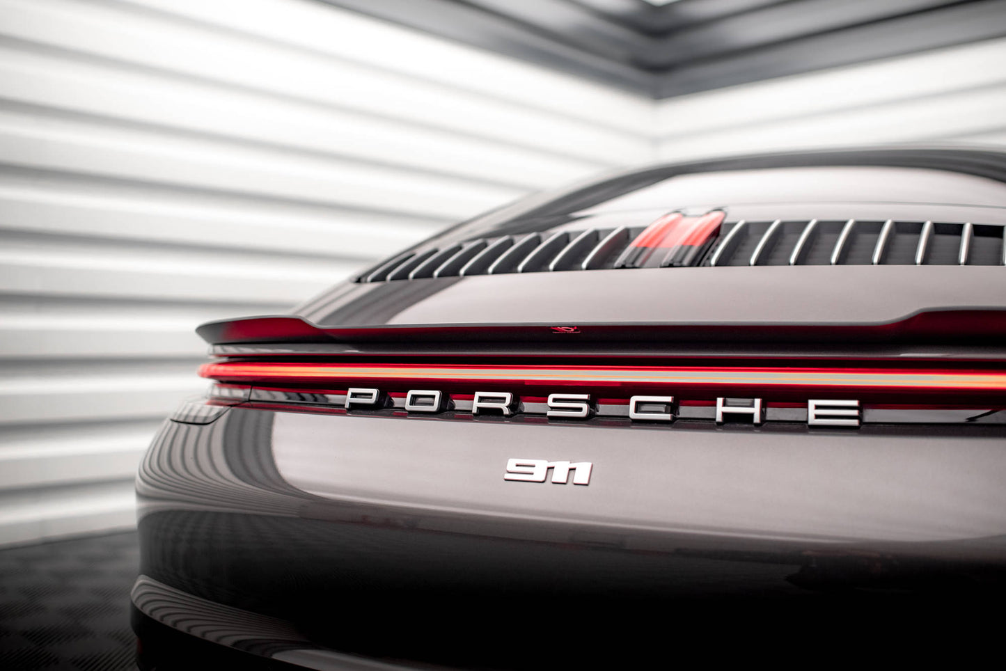 Spoiler CAP für Porsche 911 Carrera 4S 992 schwarz Hochglanz