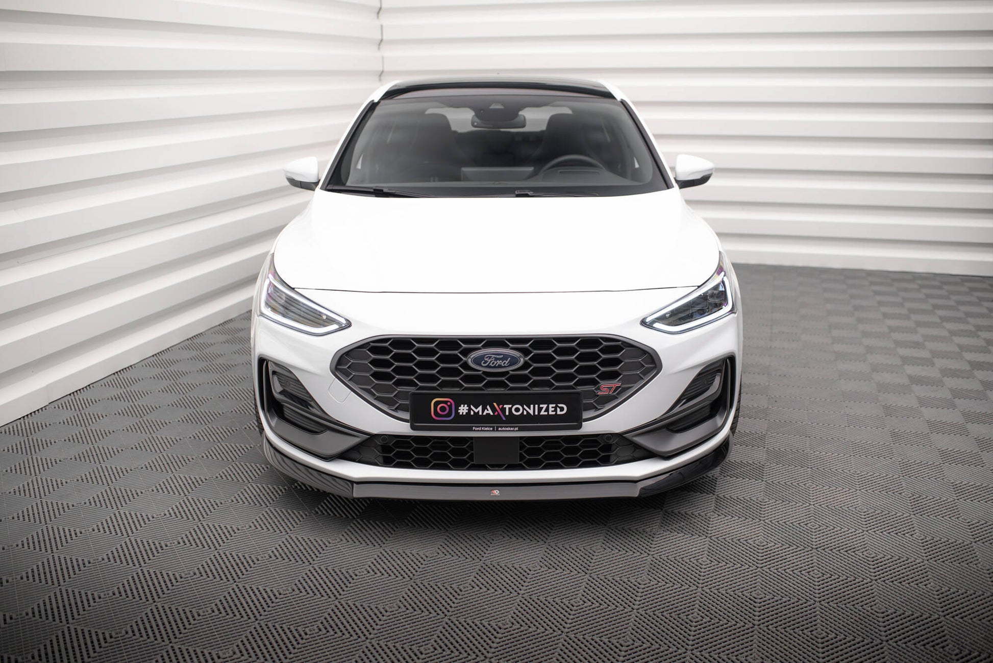 Front Ansatz V.8 für Ford Focus ST / ST-Line Mk4 Facelift schwarz Hochglanz