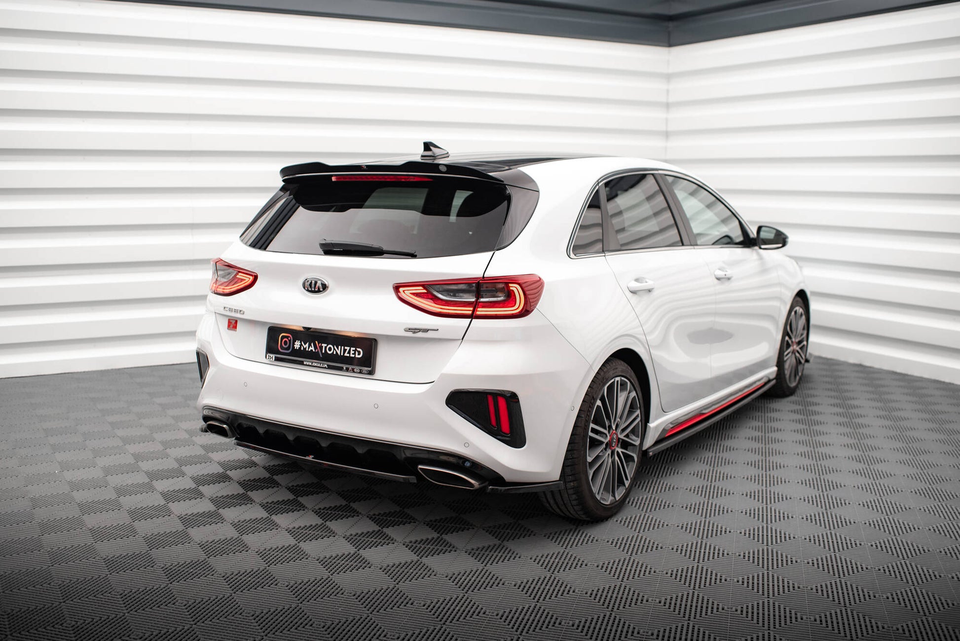 Heckansatz Kia Ceed GT Mk3 schwarz Hochglanz